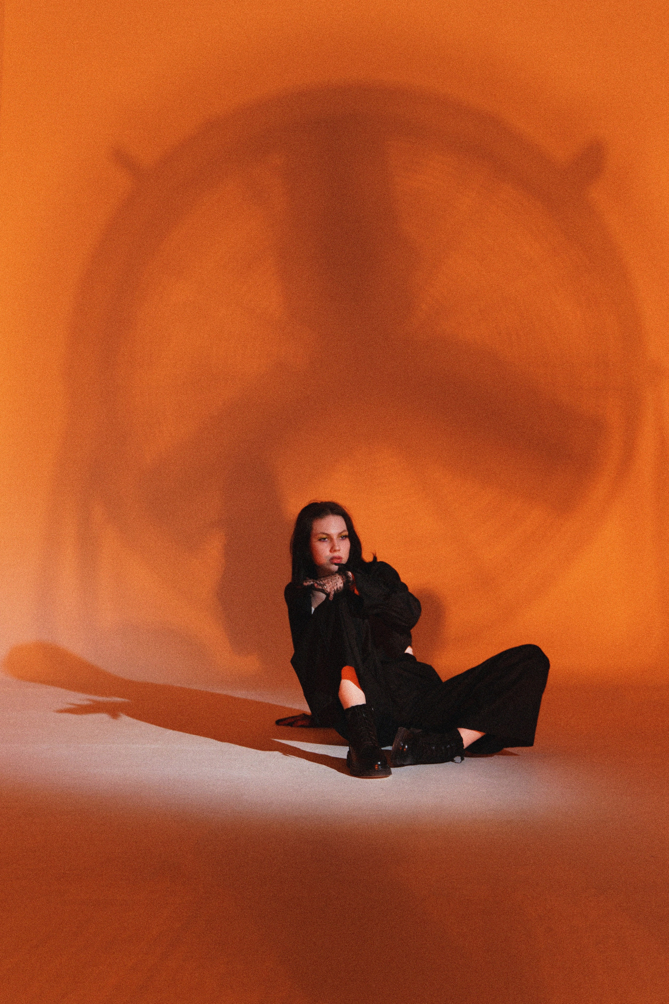 Цветной свет и Соня. Фотограф Надежда Погребняк | Рязань | Москва