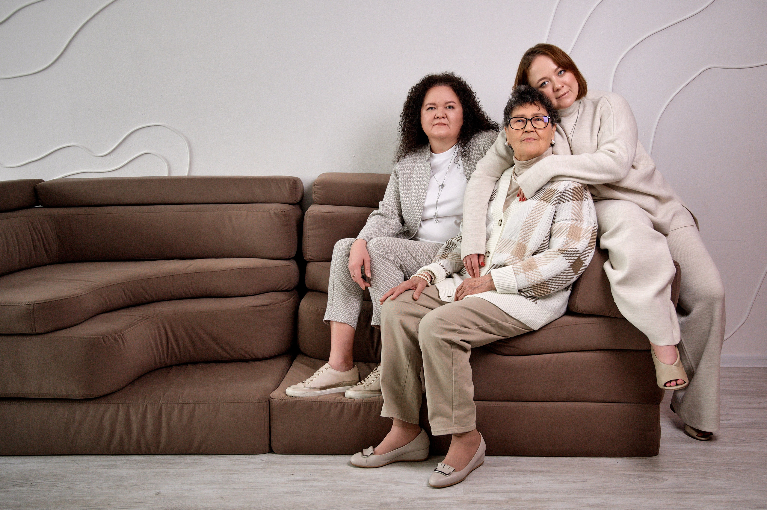 Семейная фотосессия для Лилии — тёплая съёмка в студии | Иван Третьяков, фотограф Новокузнецк