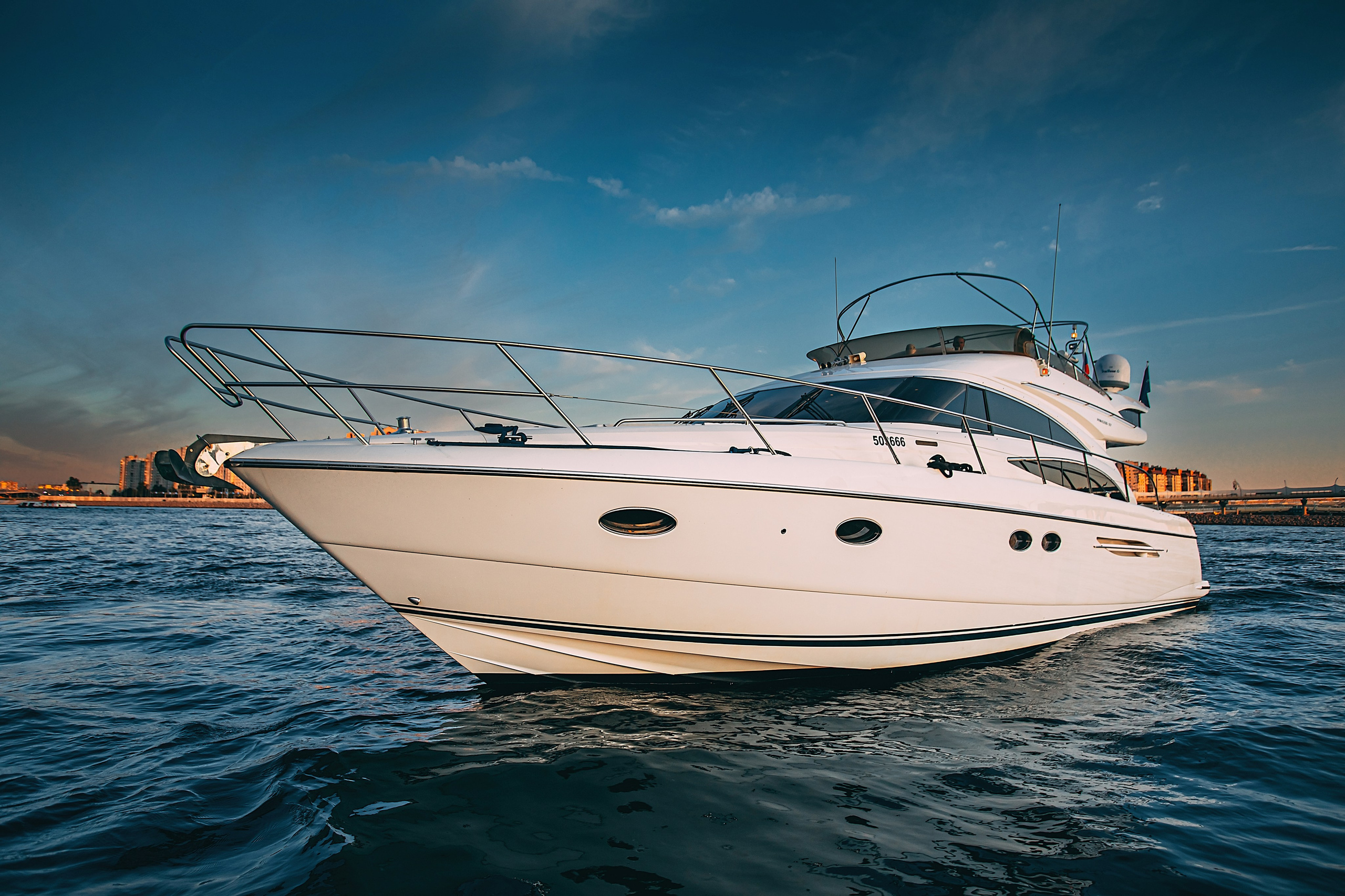 Яхта Princess 57 Esperanza. SPB Rent Boats|аренда катеров и теплоходов