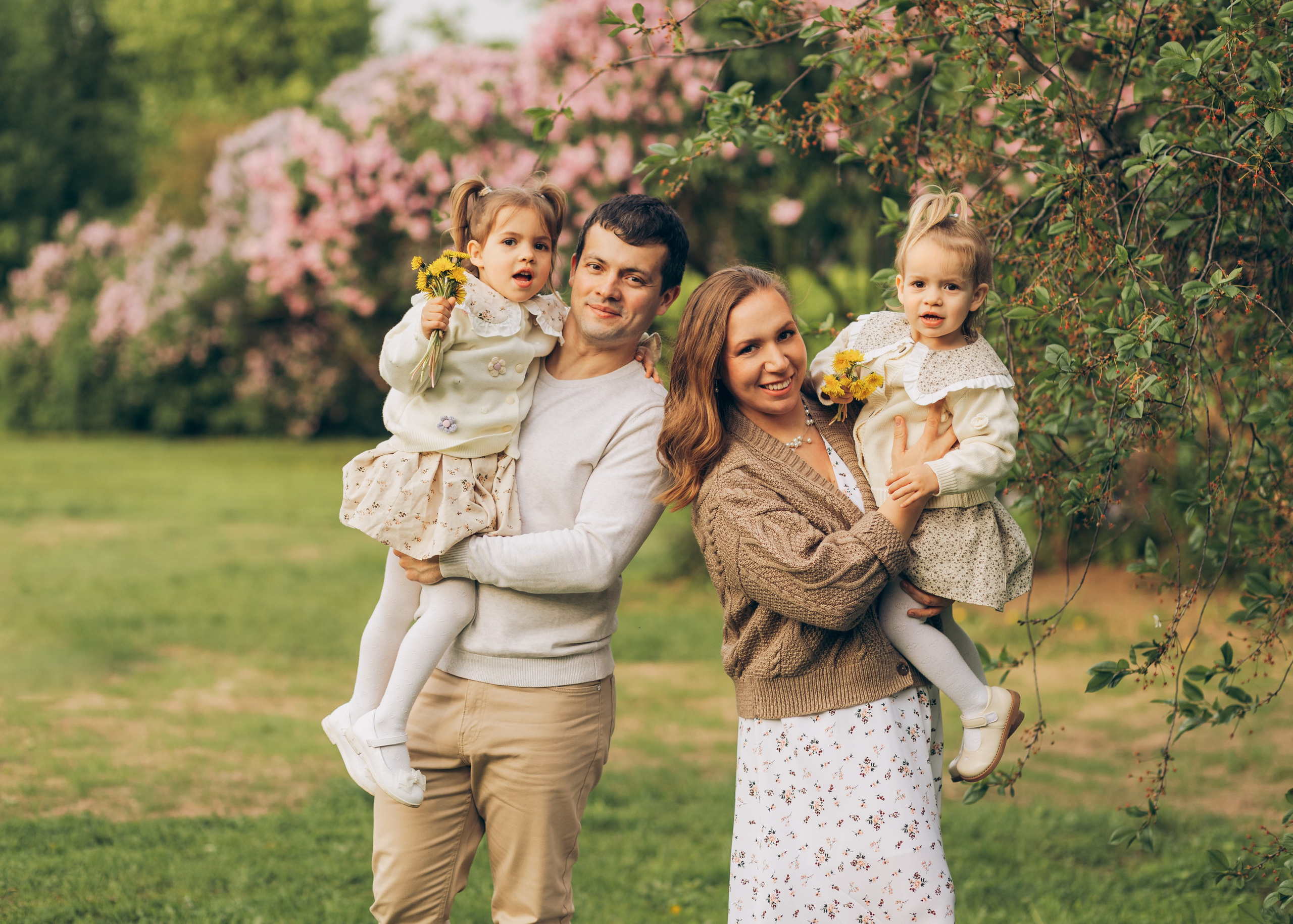 Надежда, Руслан, Ксюша и Настя. Семейный фотограф В Москве Александра Дейкун