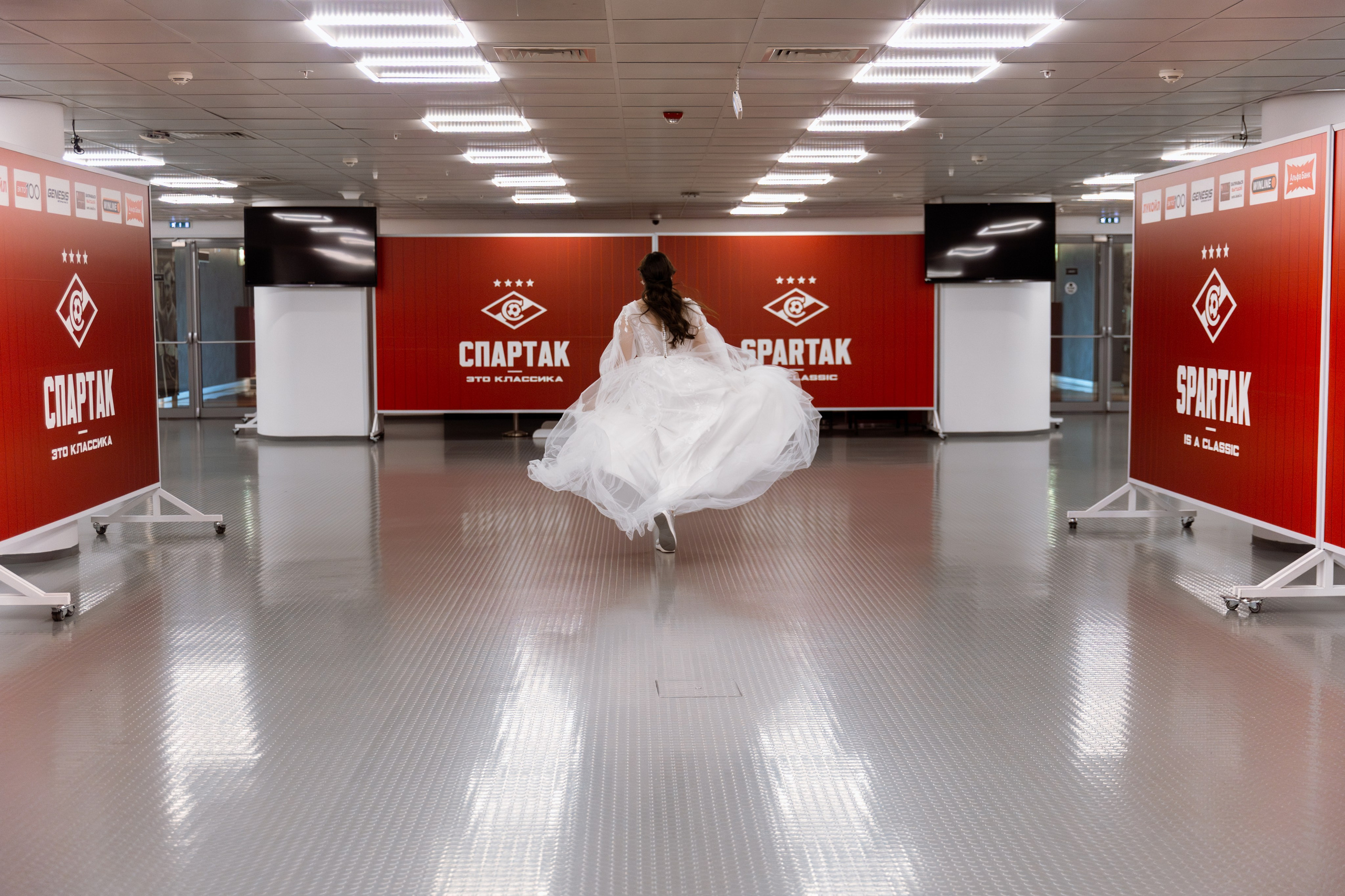 На стадионе Спартак. Свадебный и семейный фотограф Москва и Московская область