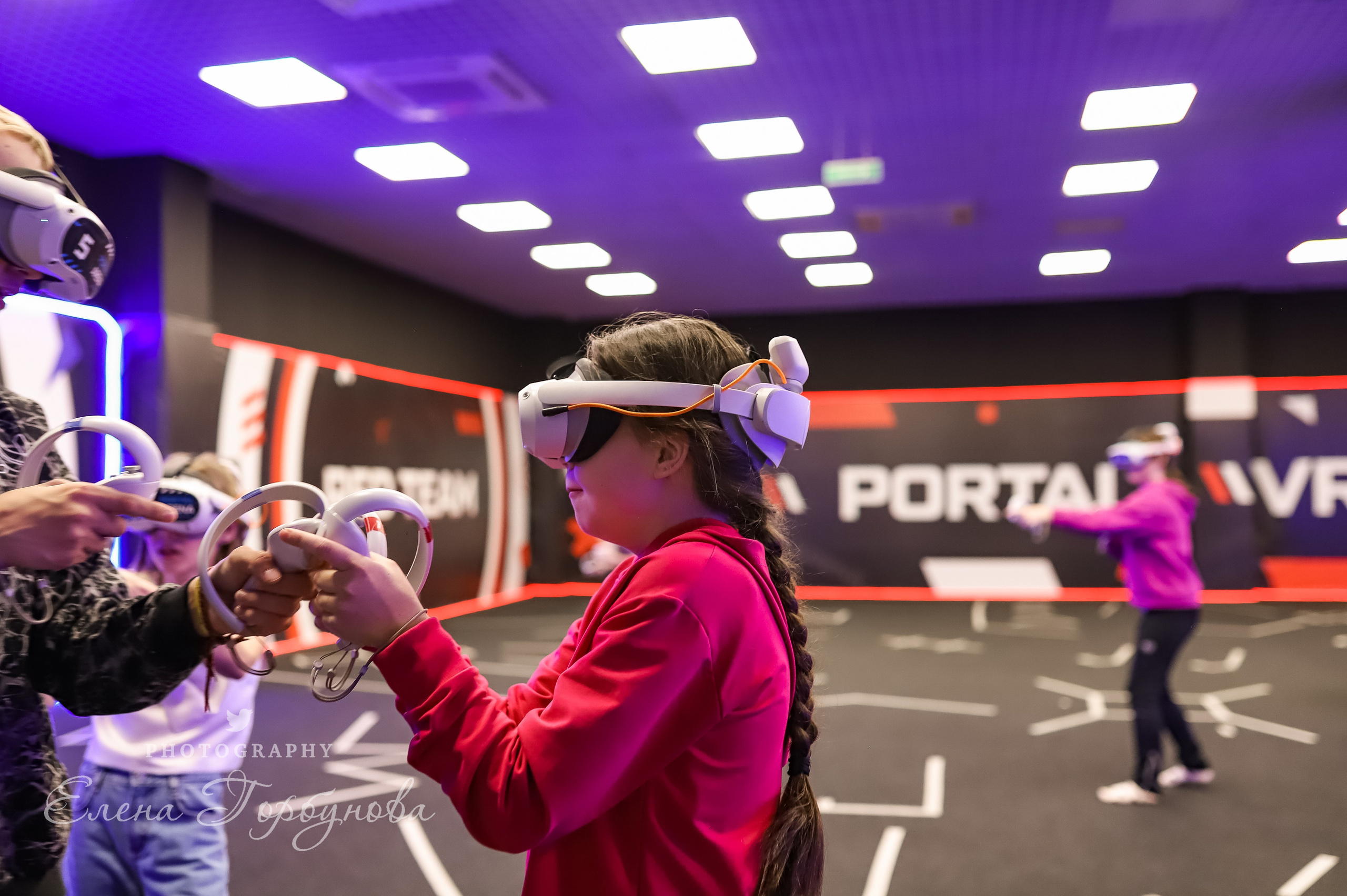 Репортаж в виртуальной реальности. Май 2024. Фотограф Пермь. Свадьбы. Семья и дети, школа, д. сад. Фотокниги