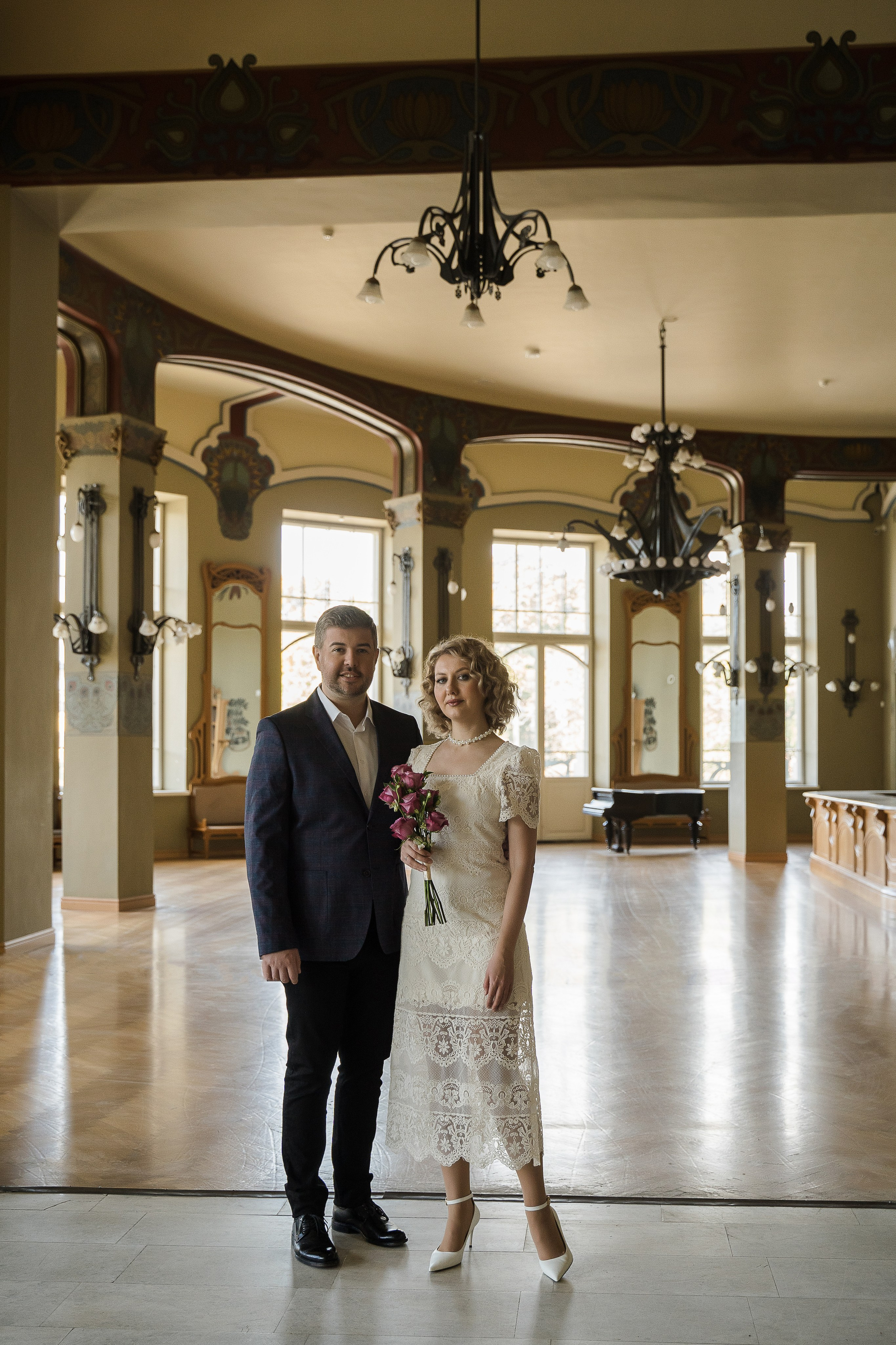 Свадебная фотосессия на Витебском вокзале. Свадебный и семейный фотограф в Пушкине и Санкт-Петербурге Мария Филиппова