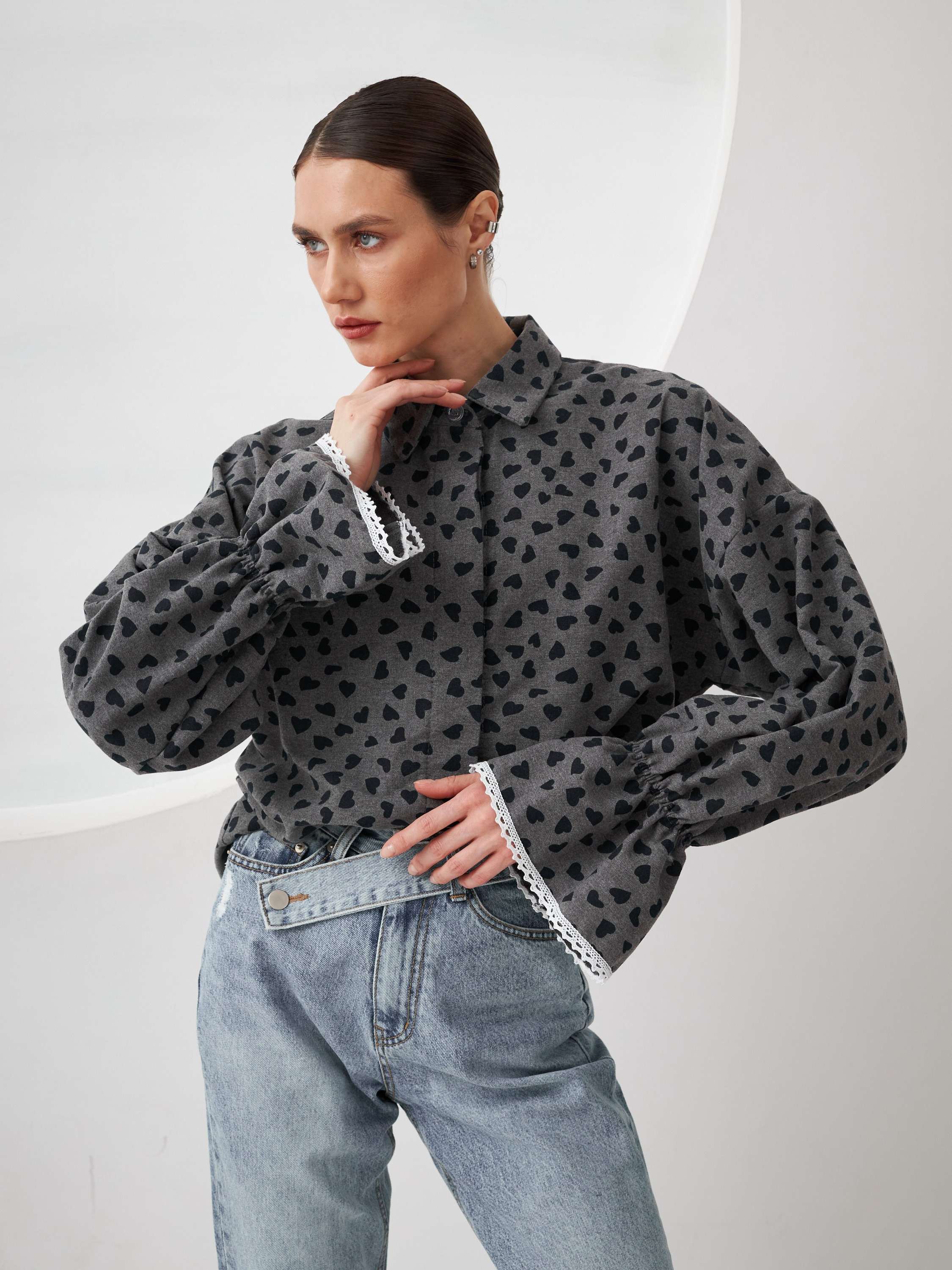 Фотосъемка рубашек Екатеринбург Wildberries ВБ Ozon Озон фотосессия одежды Екб заказать цена фотосъемка товара WB блузки карточки товара. Фотограф Екатеринбург Анастасия Жерновская | Маркетплейсы и нейрофото