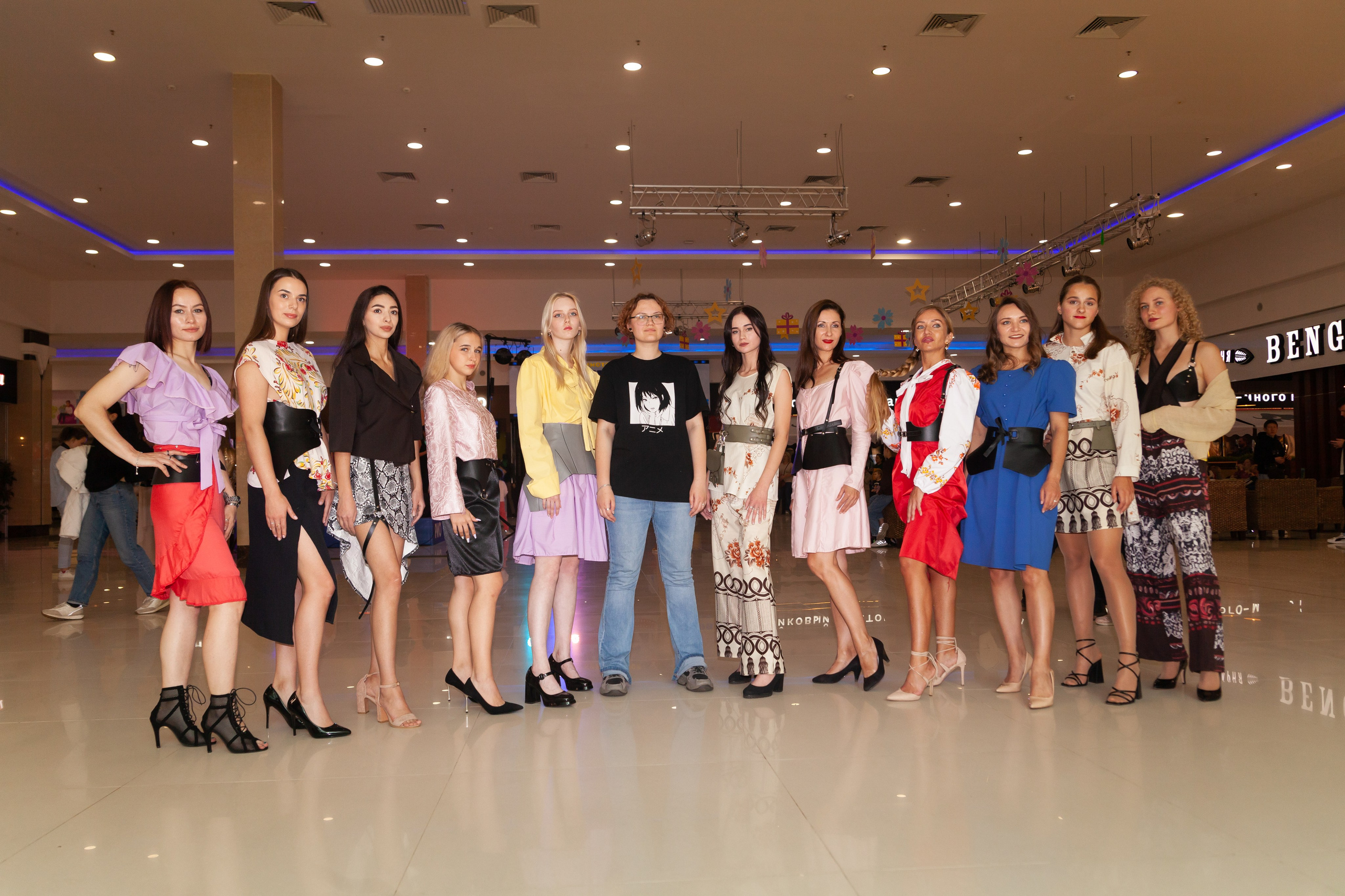 ТЦ РИО. Показ коллекций российских дизайнеров. Портретный фотограф в СПб Ирина Маринина