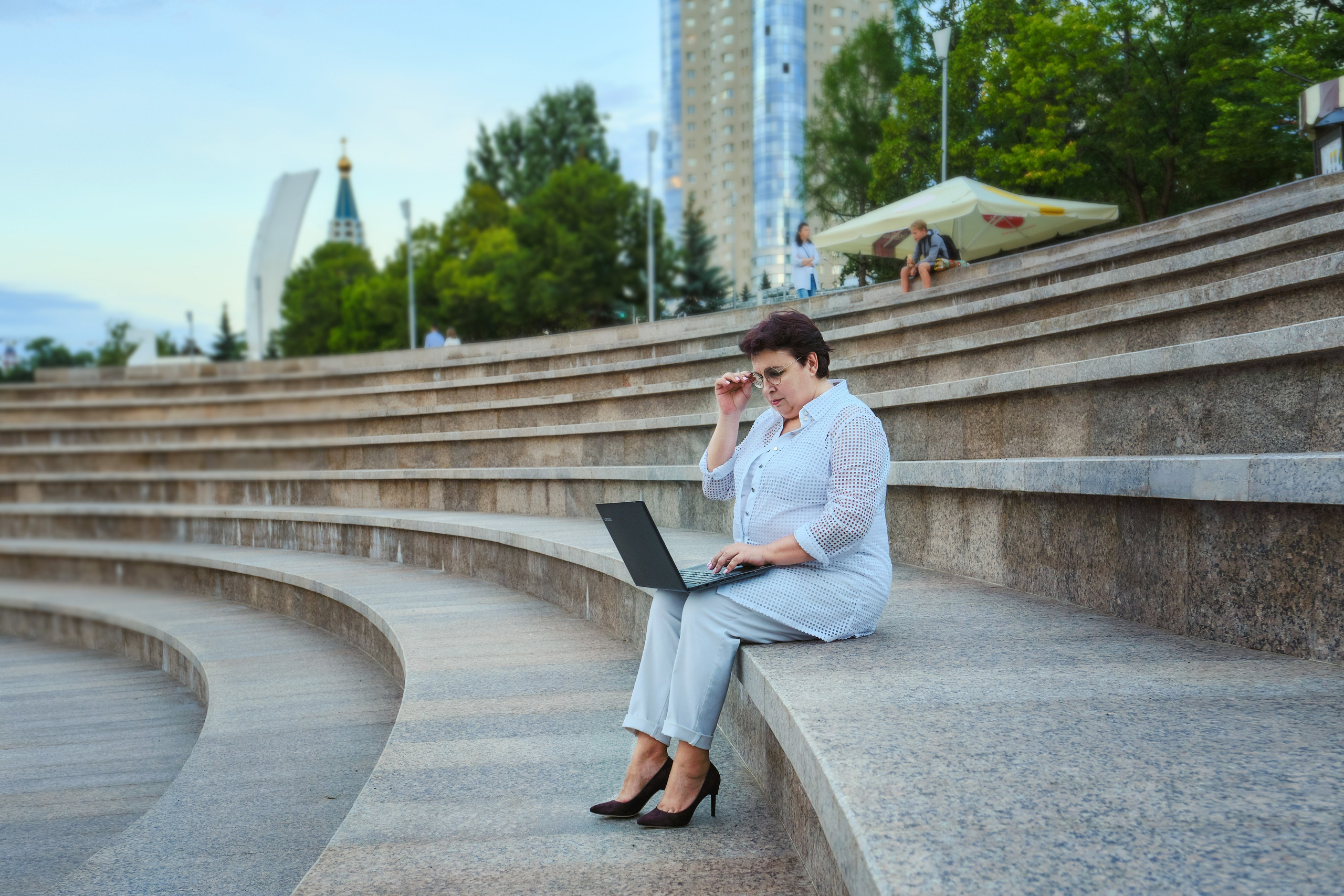 Летняя фотосессия на природе, в лесу, на улице. Семейная с детьми