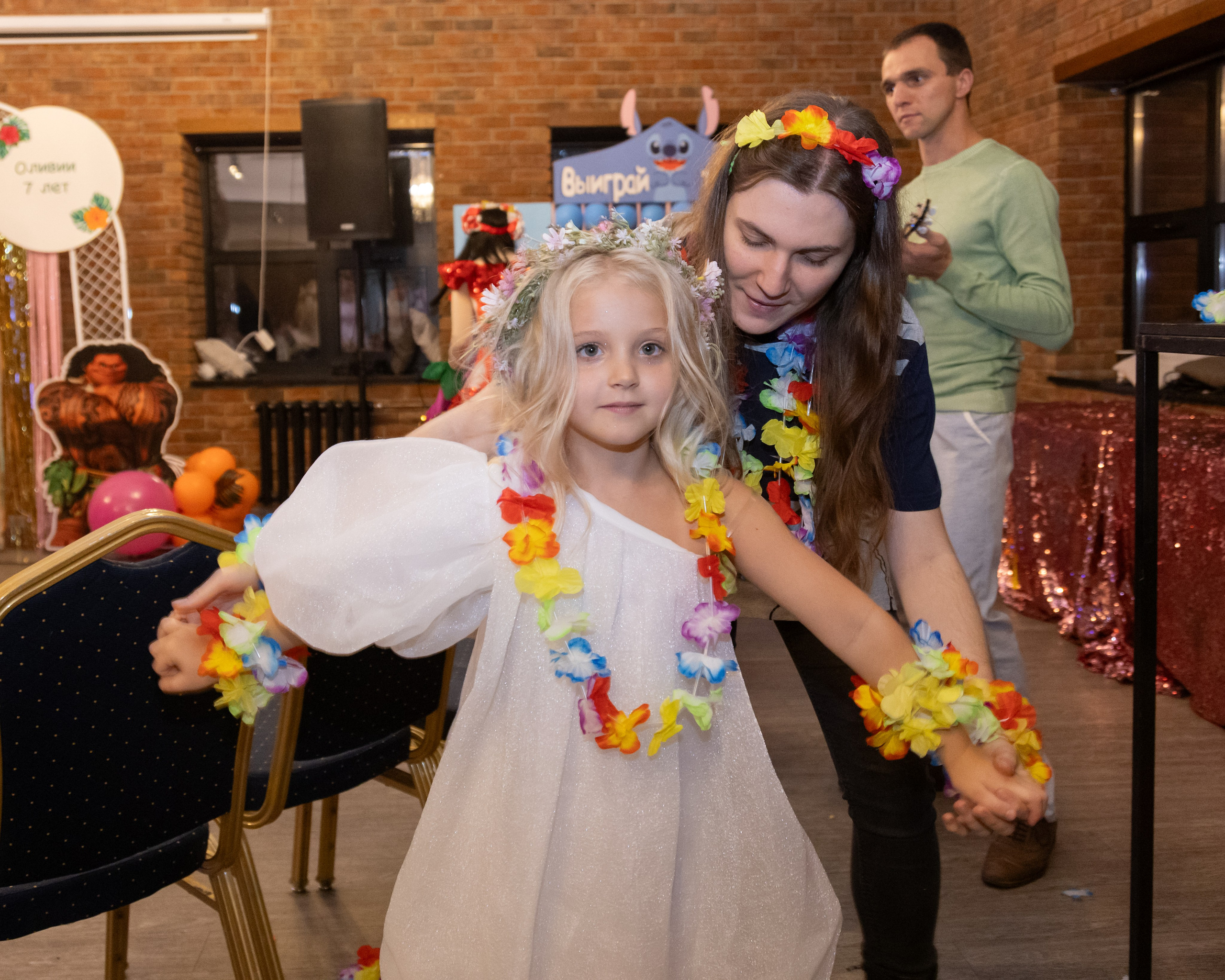 День Рожденья Оливия 7 лет. Портретный Студийный и уличный фотограф Москва. Индивидуальные, Семейные, Беременность, Будуар, Каталог, контент съемки для блога и бизнеса