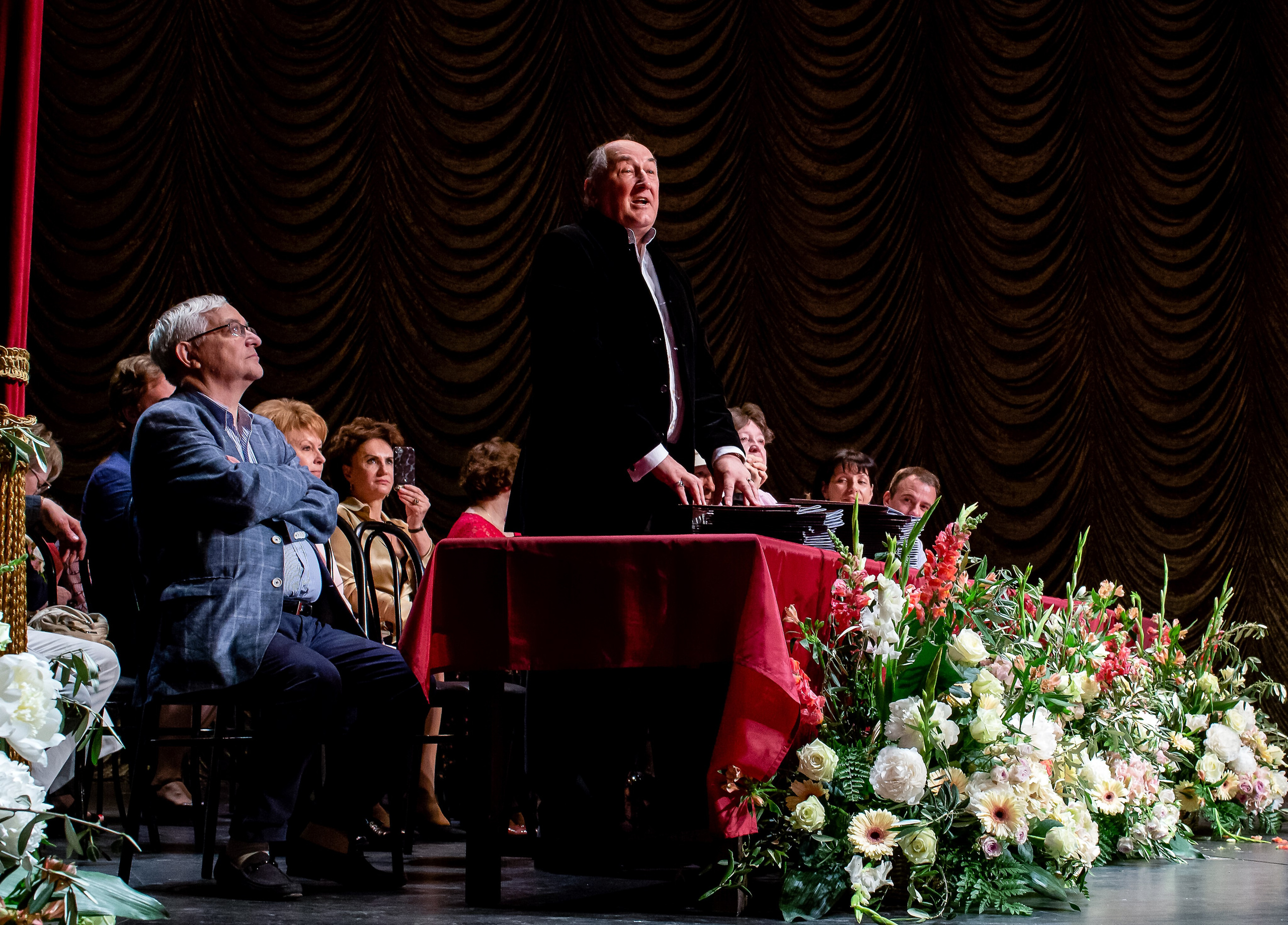 Репортаж -Выпускной. Портретный Студийный и уличный фотограф Москва. Индивидуальные, Семейные, Беременность, Будуар, Каталог, контент съемки для блога и бизнеса