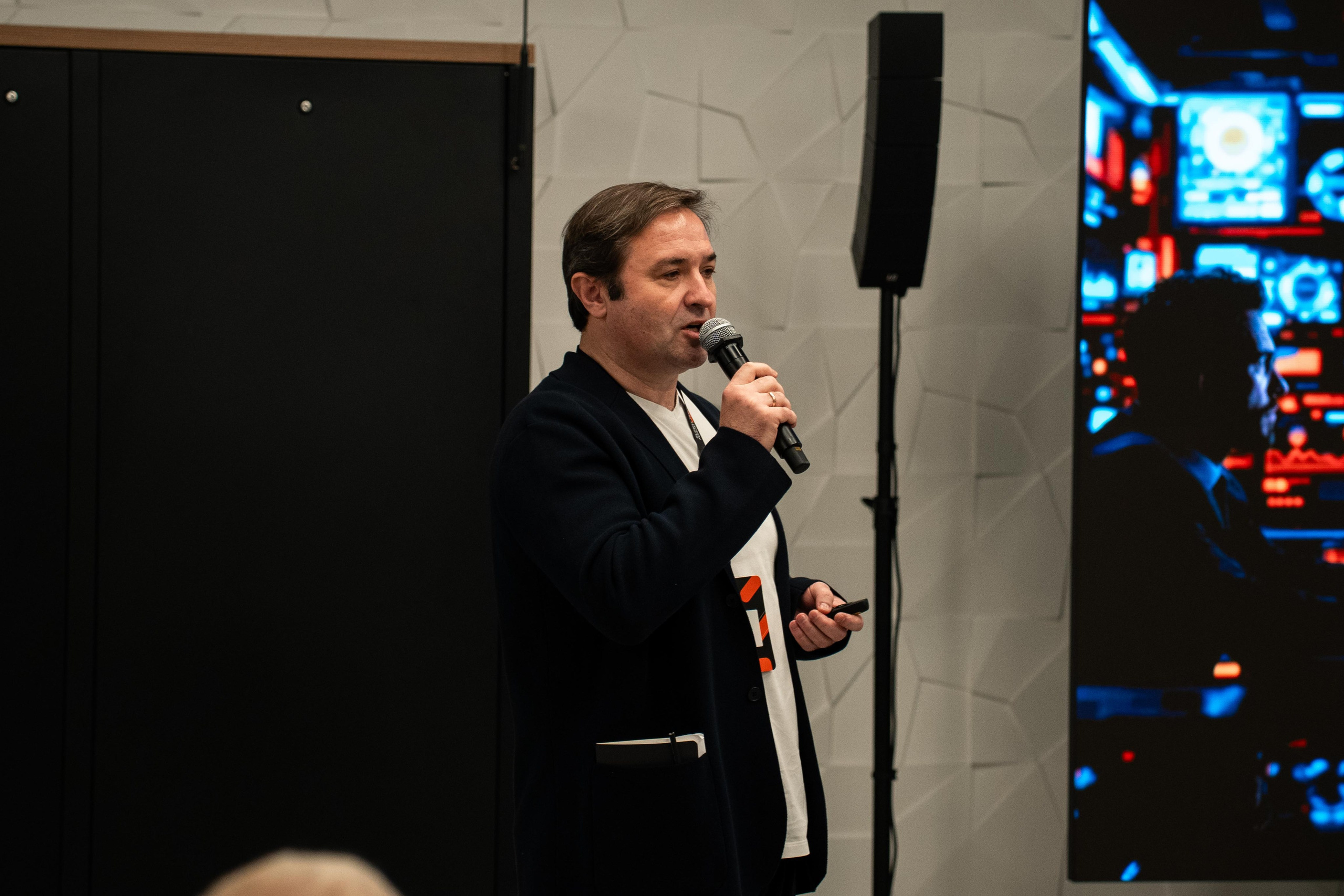 Global Tech Forum 27.03.2026. Коммерческий и художественный фотограф и видеограф в Москве Арсений Тургенев