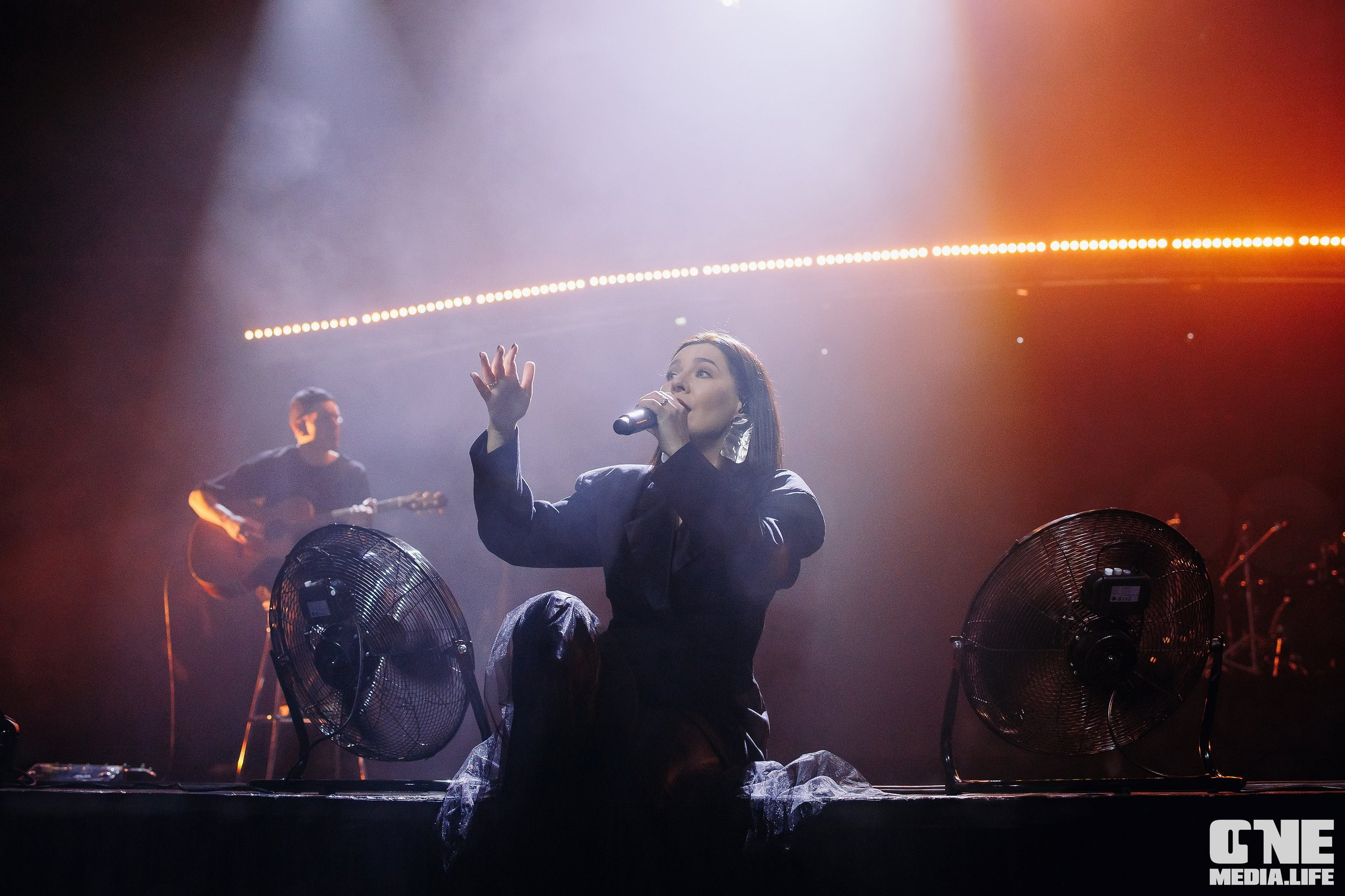 Фоторепортаж с концерта Ёлки. One Media Life: фоторепортажи, фотоотчеты с мероприятий и заведений