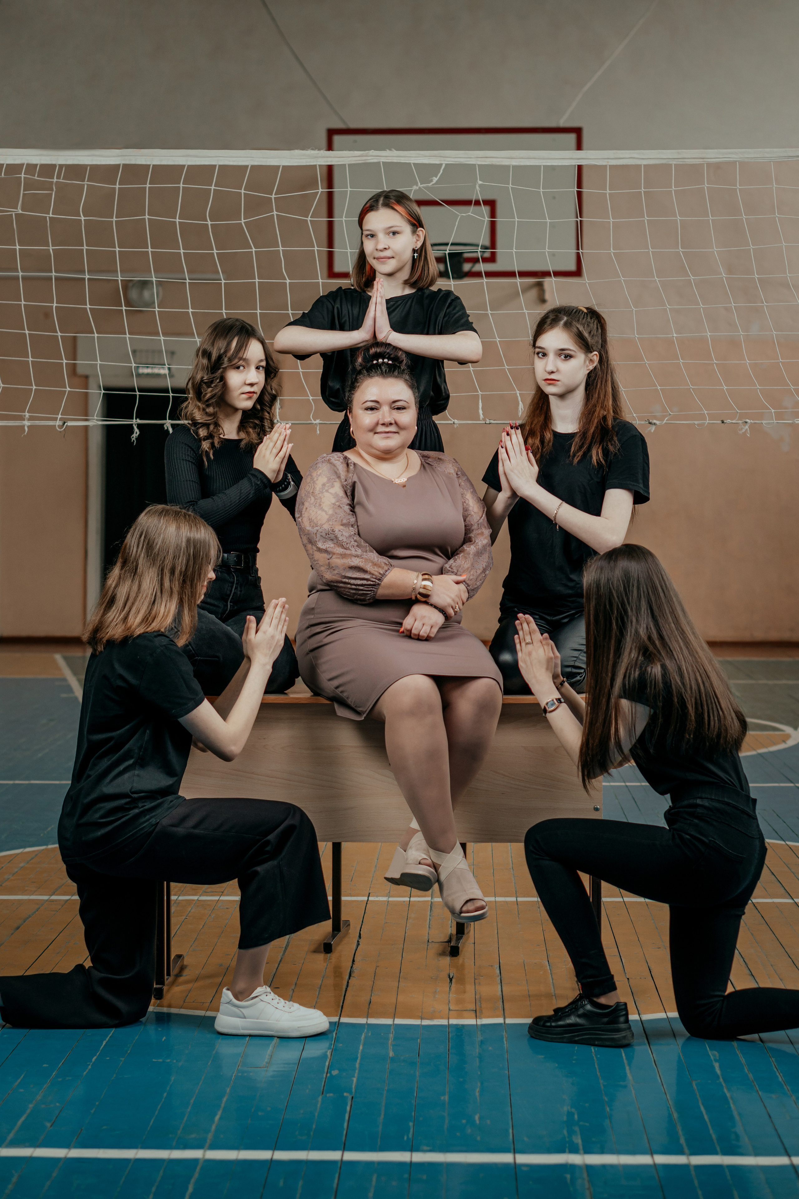 Заказать выпускные альбомы в городе Хабаровск, достаточно просто. Не важно, 9-ый или 11-ый класс,мы выполняем все виды школьных фотосессиий, для выпускников Хабаровских школ.Мелбук - это больше, чем школьные воспоминания. Наши книги - это стильный продукт который хочется показывать людям.Школьный фотоальбом - это не менее важно, чем выпускная лента.Работаем по всему Хабаровскому краю и дальнему востоку.