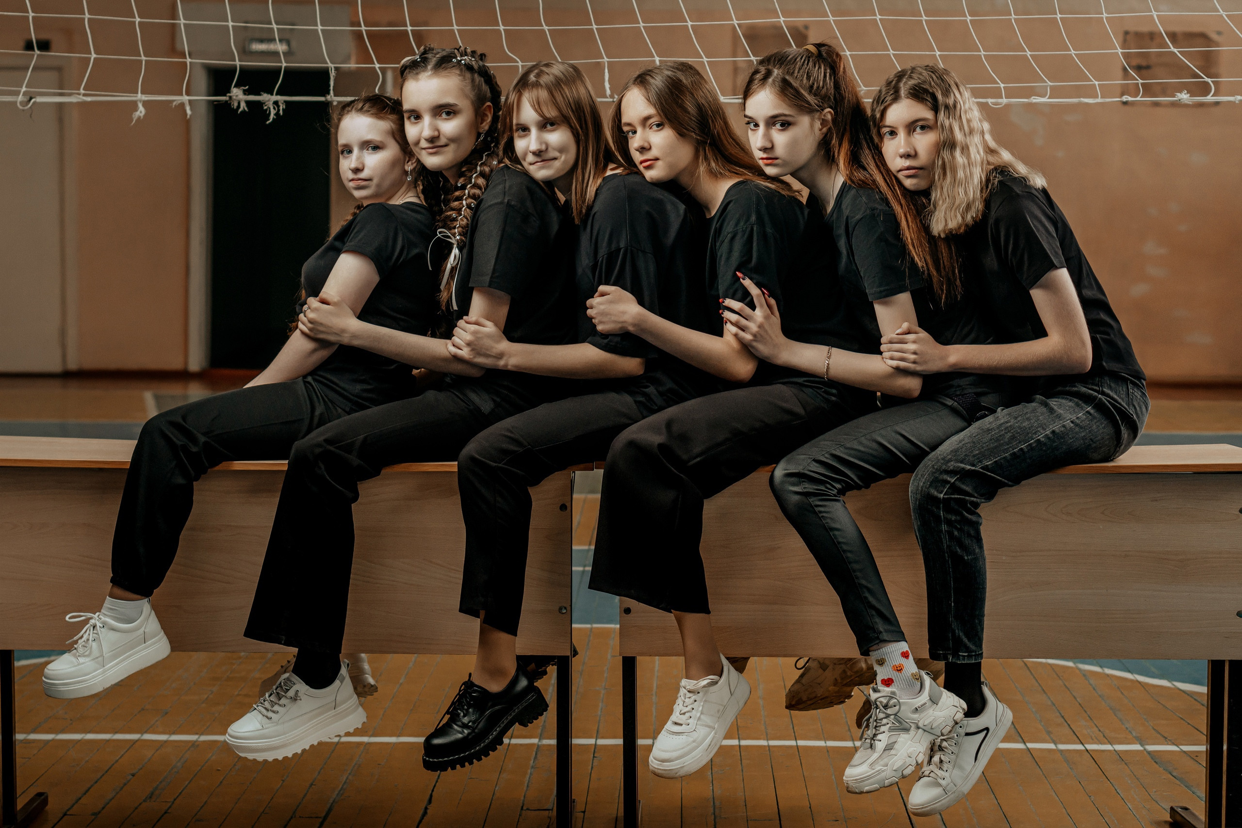 Групповая фотография в спортивном зале. Выпускной альбом Хабаровск - команда школьных фотографов Мелбук.