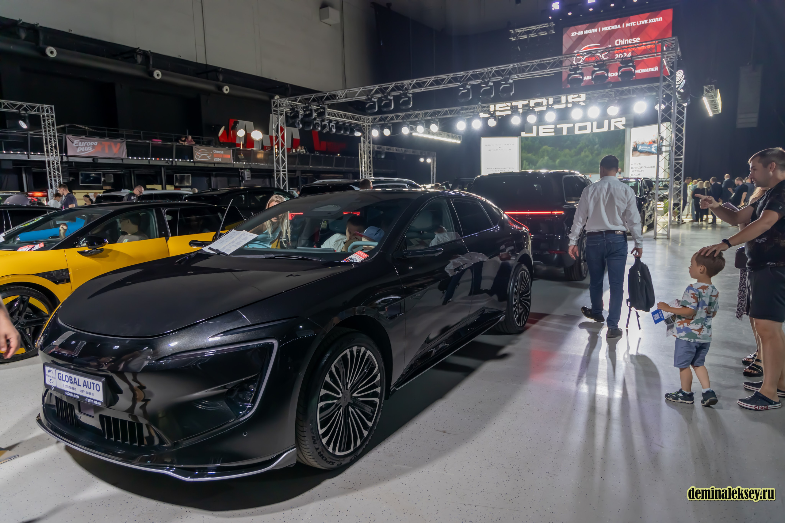 Chinese Motor Show 2024. Репортажный, семейный и студийный фотограф в Москве Демин Алексей