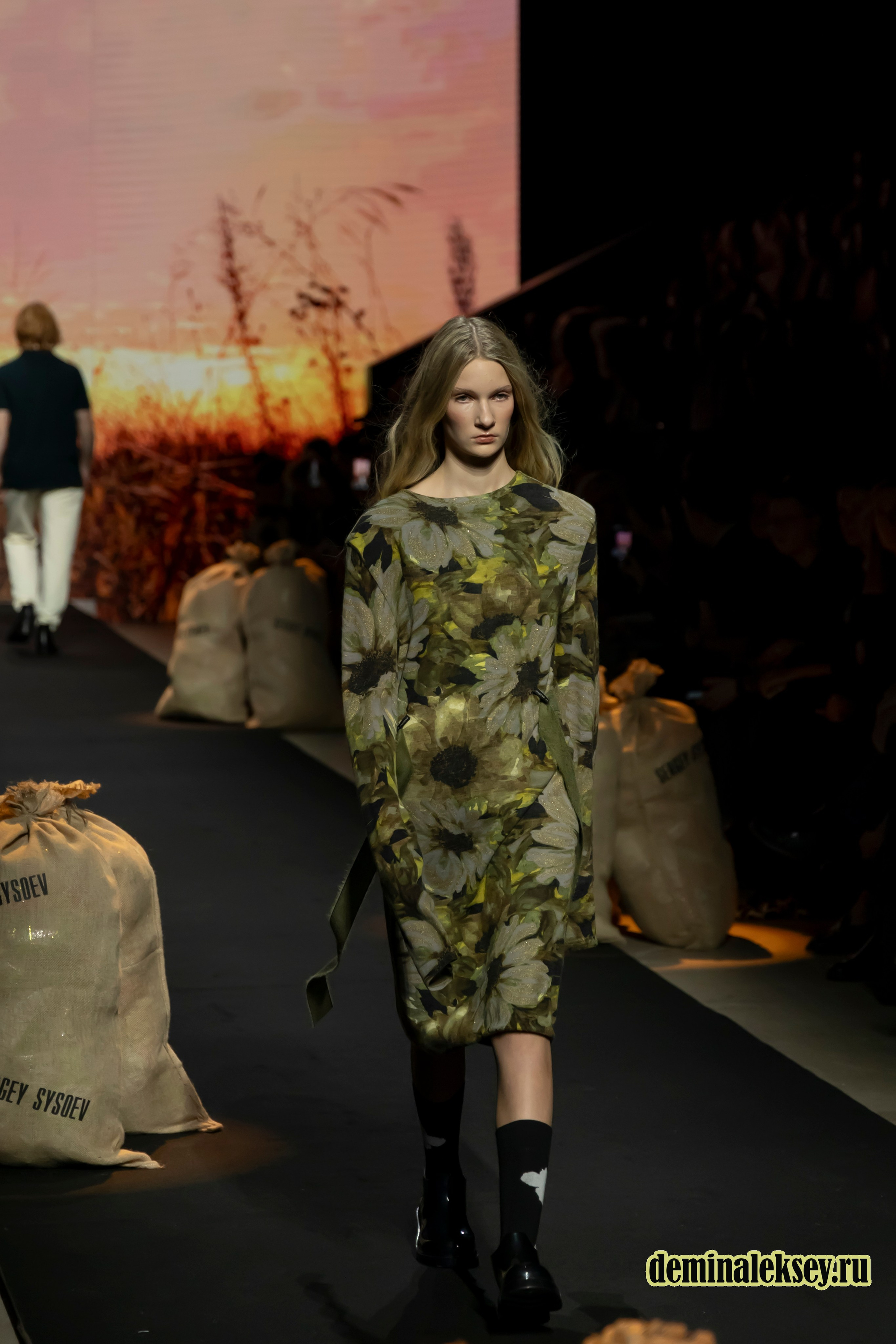 Московская неделя моды 2024 9 октября дизайнер SERGEY SYSOEV. Репортажный, семейный и студийный фотограф в Москве Демин Алексей