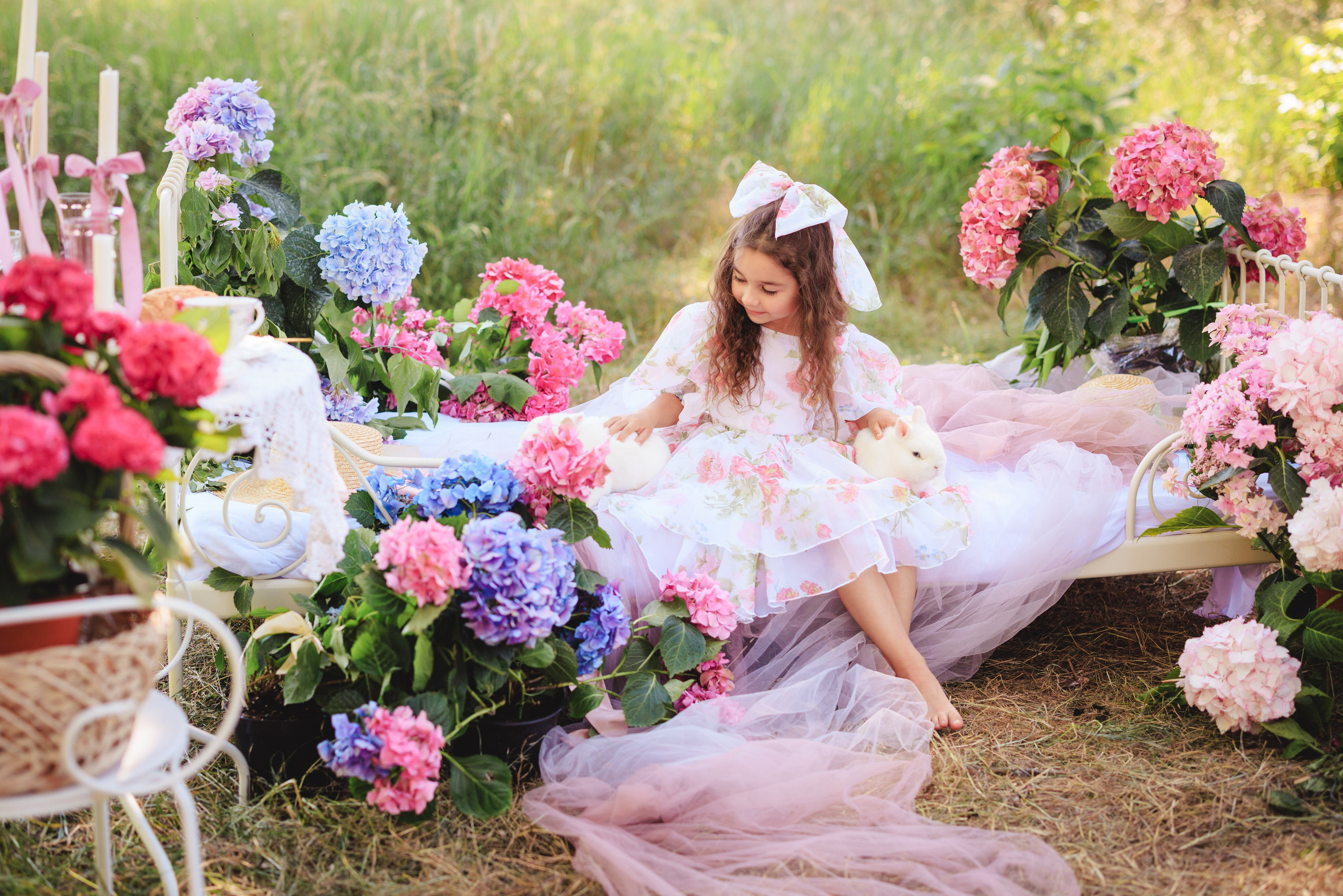 Цветочная кровать с кроликами. Семейный и детский фотограф в Краснодаре Анна Трашкова