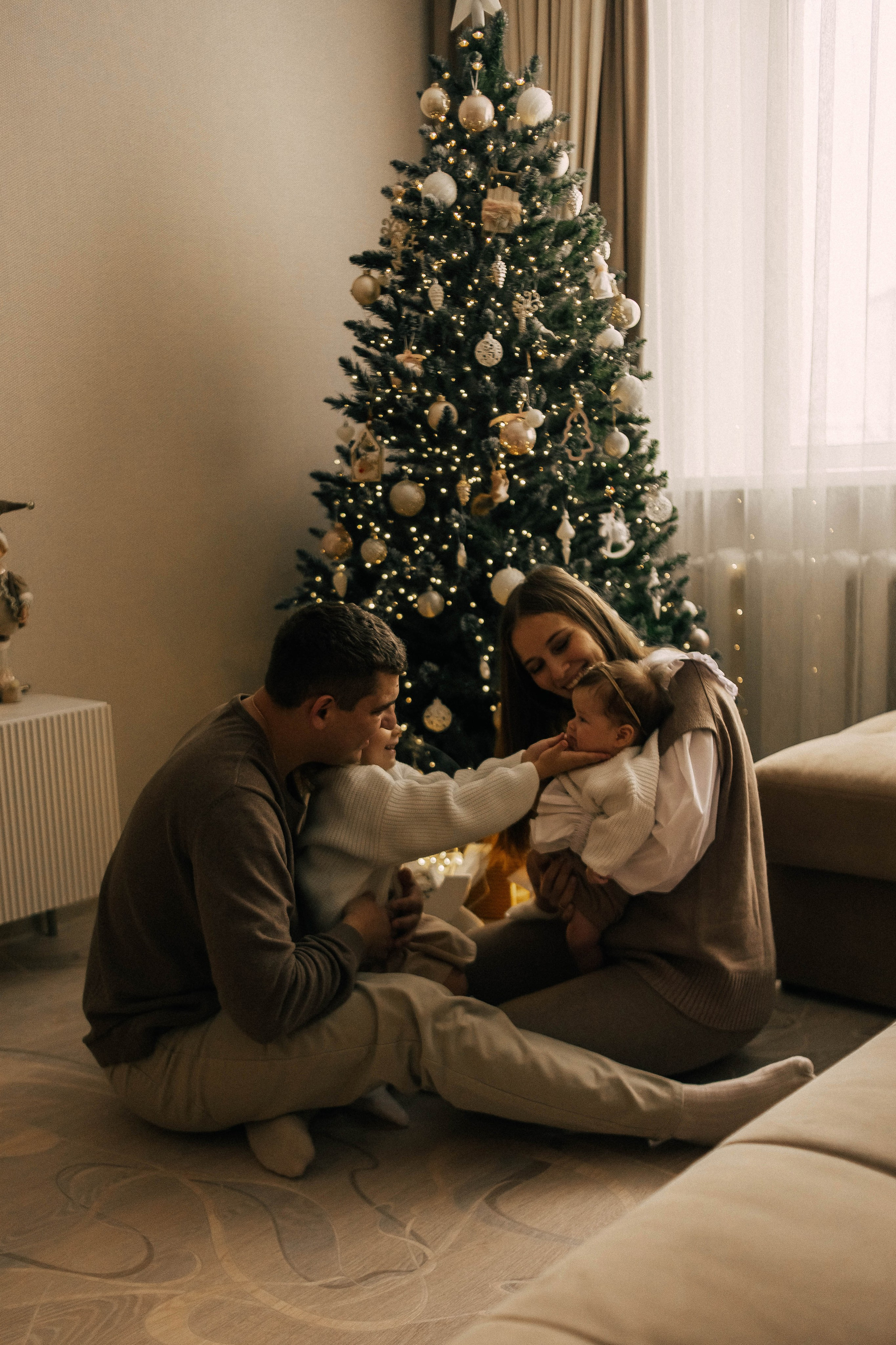 Анастасия, Андрей, Ариша и Анюта. Главная