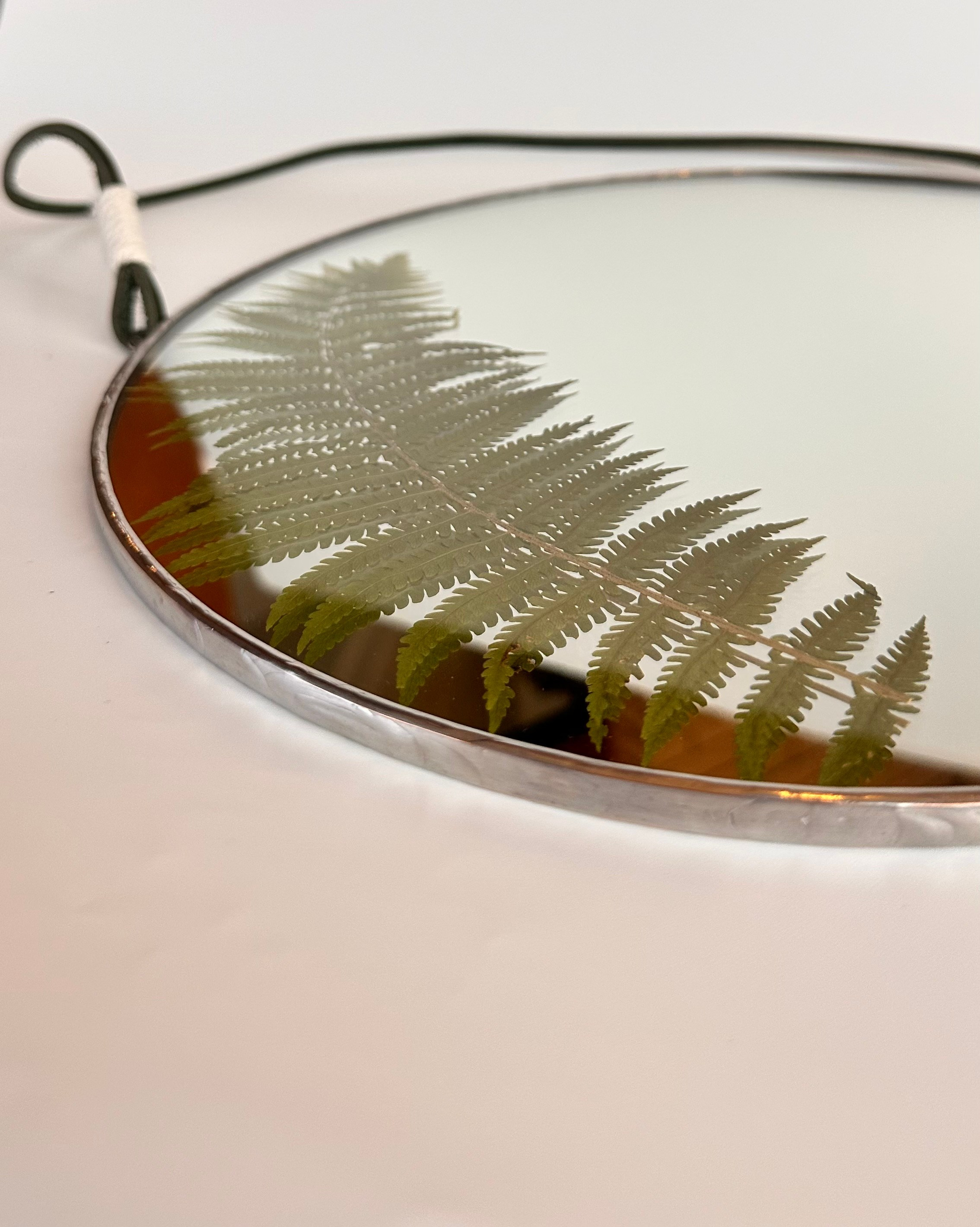 Зеркало с сухоцветами техника тиффани. Гербарий в стекле, интерьерные панно, витражи с сухоцветами в технике тиффани