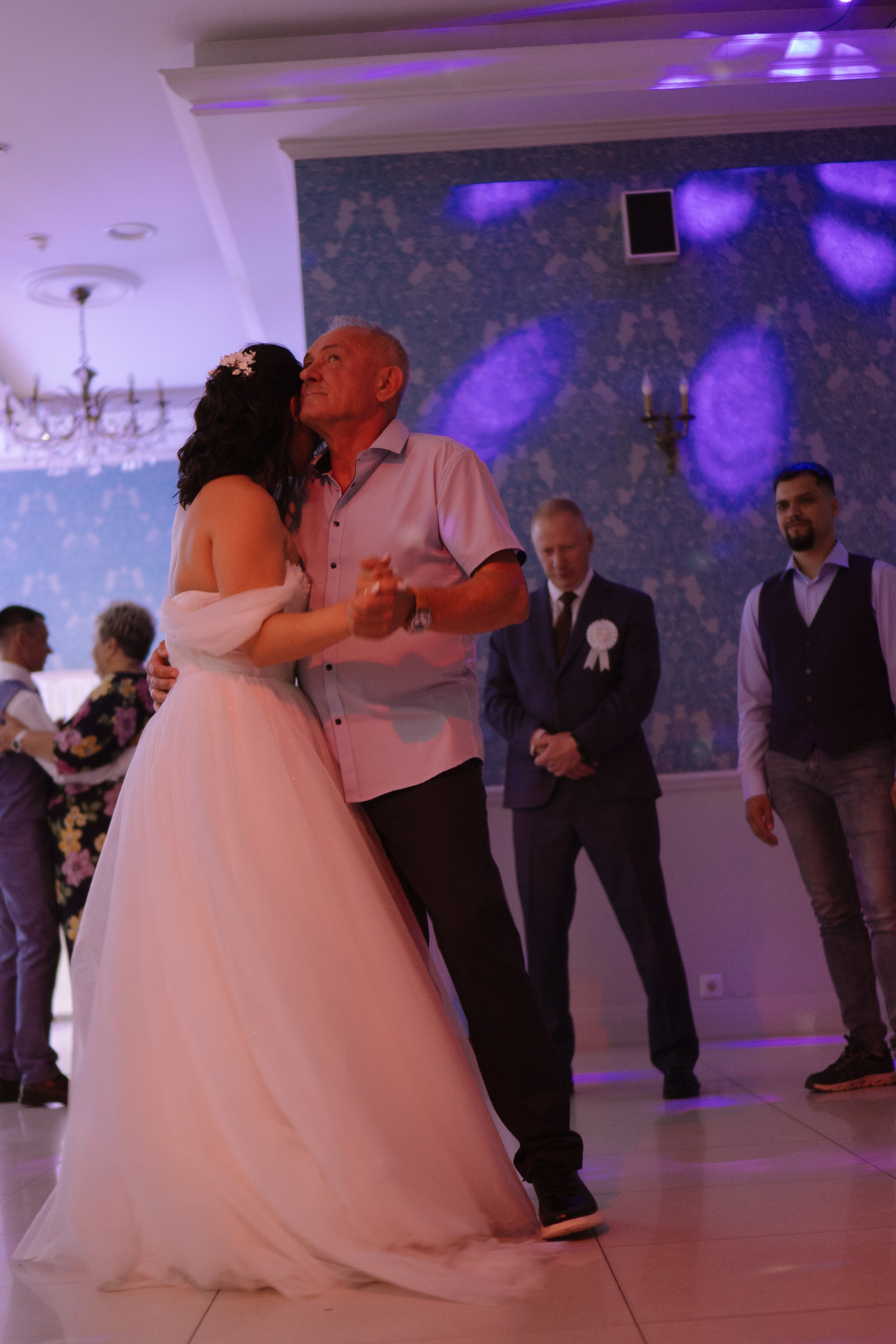 ТАНЕЦ ОТЦА И ДОЧЕРИ НА БАНКЕТЕ (СВАДЕБНАЯ ФОТОСЕСИИЯ БАНКЕТА). Профессиональный фотограф, Санкт-Петербург — Виктория Богомолова