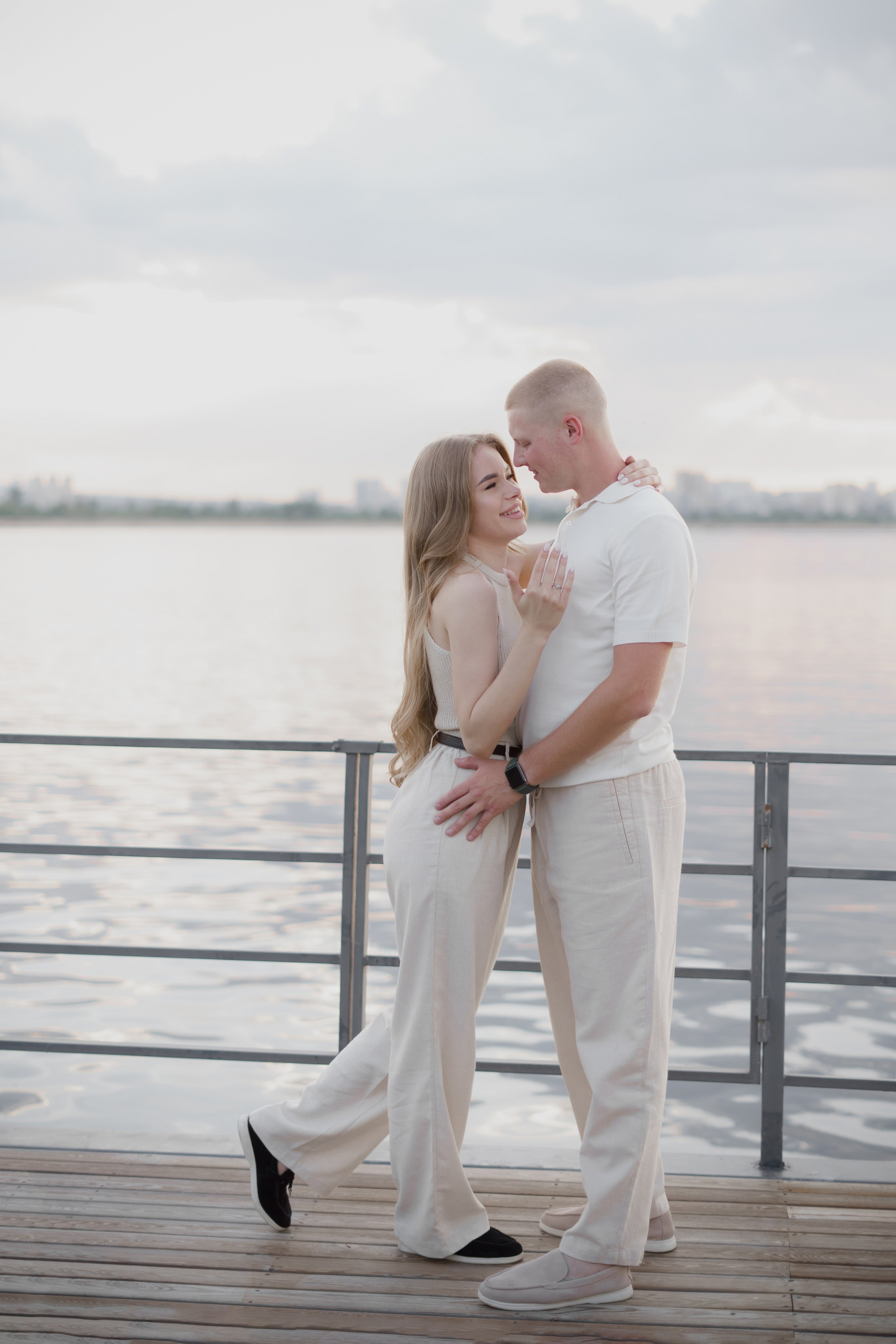 Рома и софа. Фотограф Валерия Крахмалева