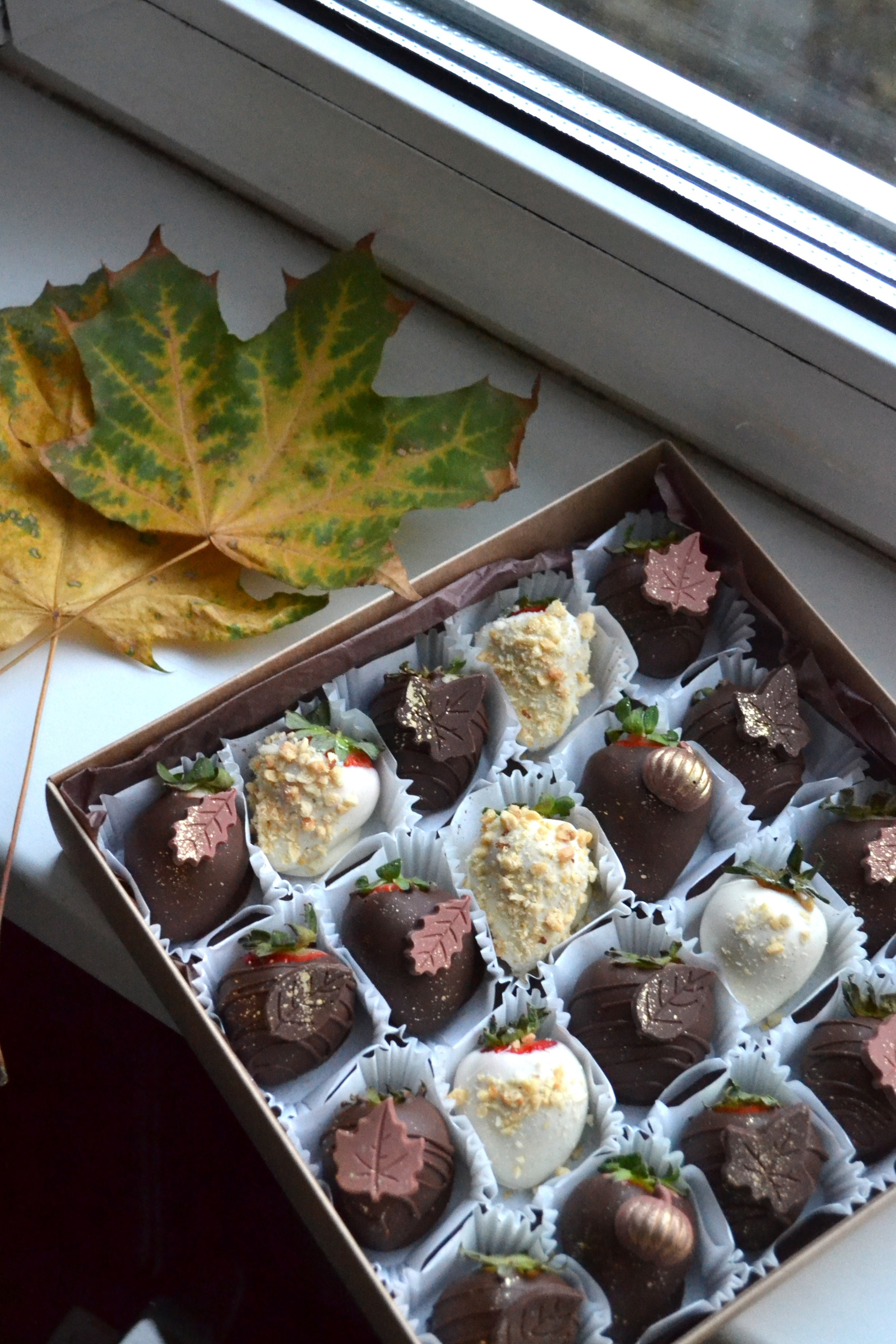 Клубника в шоколаде. Семейная кондитерская. Торты и десерты на заказ в Москве и области