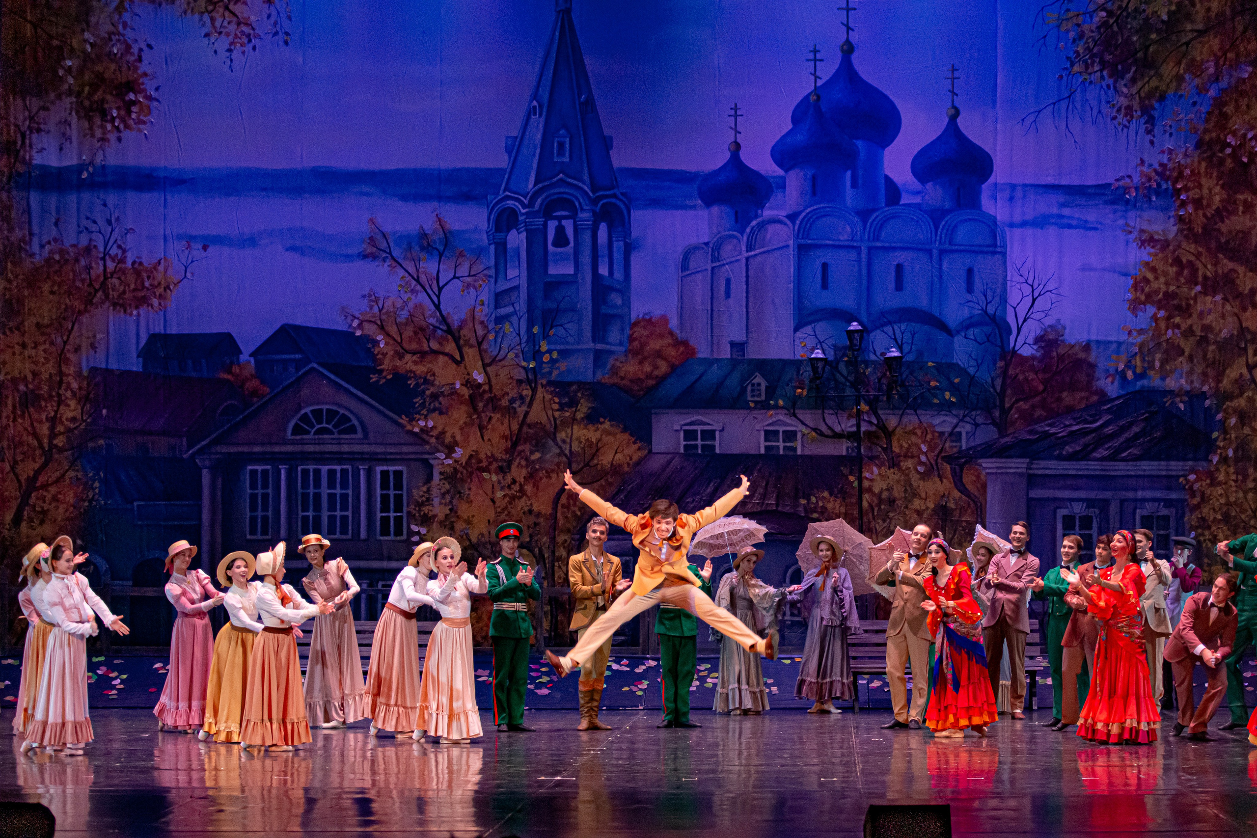 Анюта — спектакль — премьера на сцене Зимнего театра Марийского театра оперы и балета. Фотограф в Сочи Юрий Шептаев