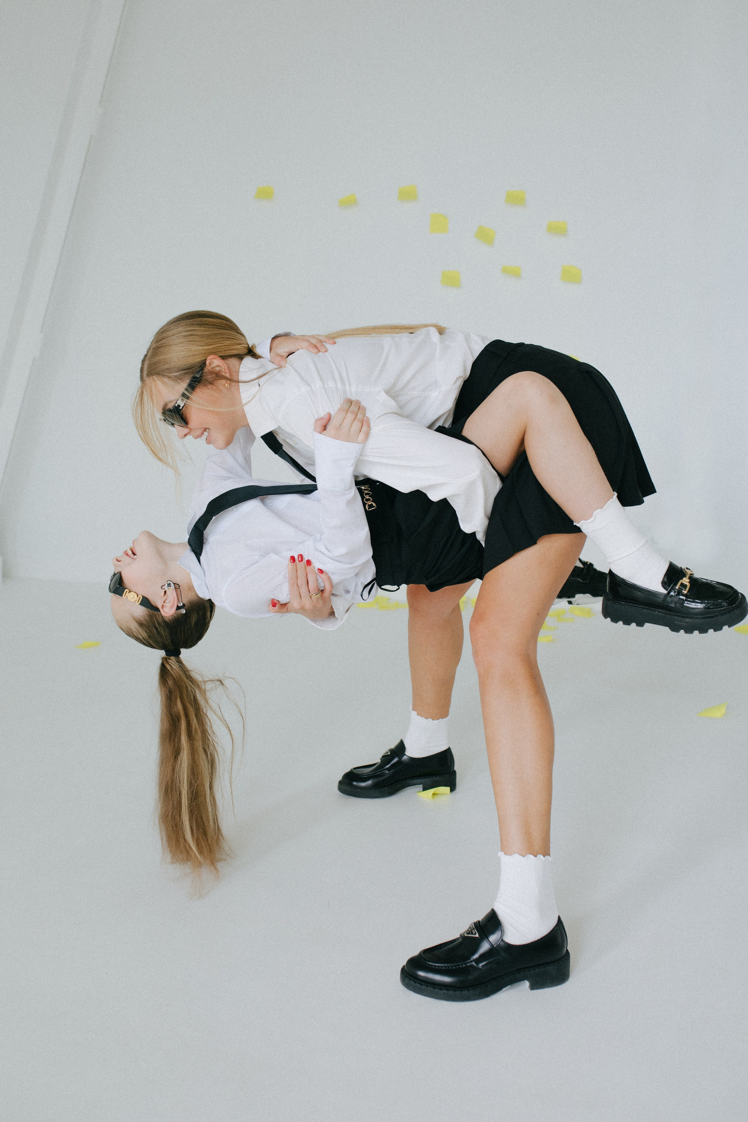 Света и Кира. Главная