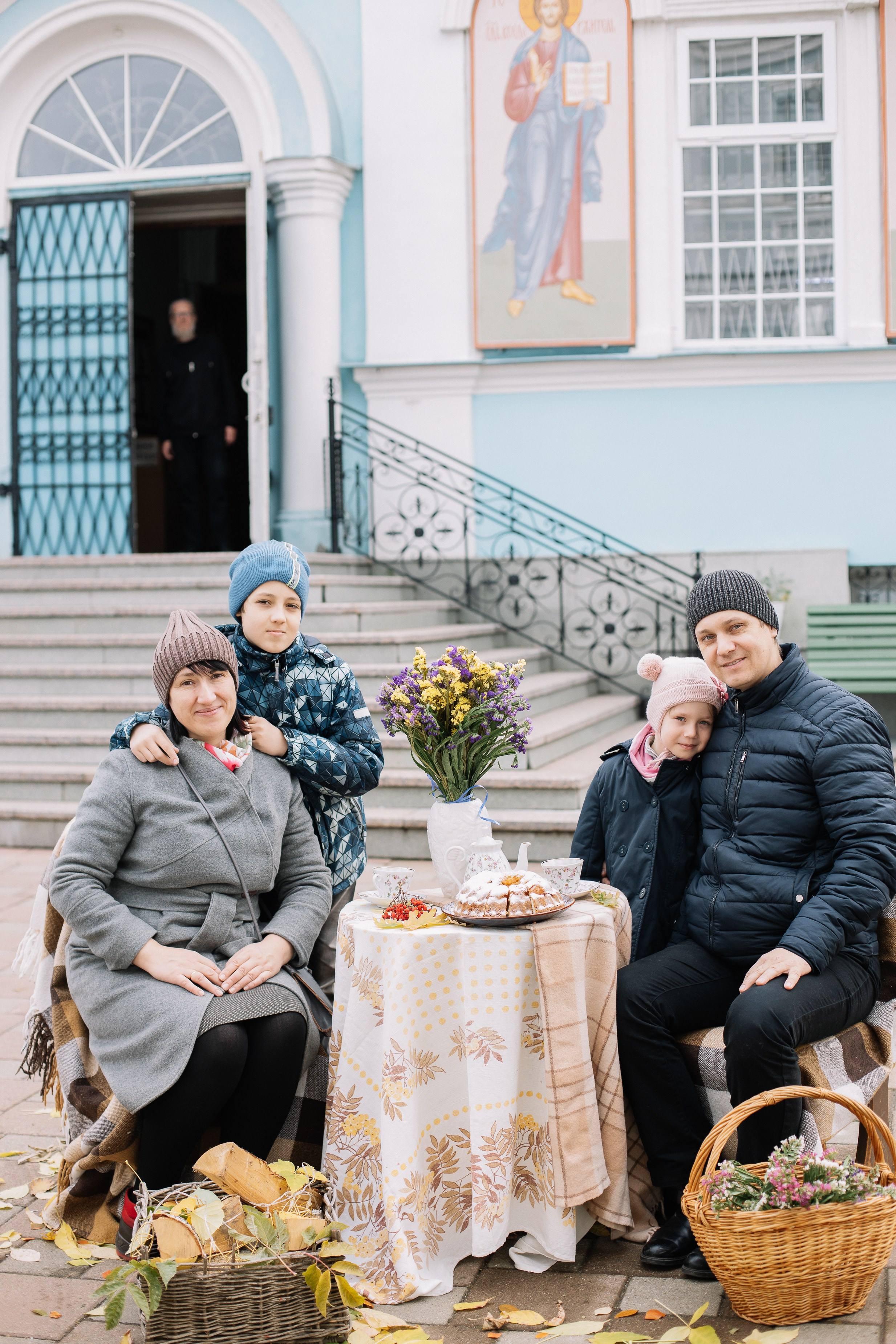 Покров в храме Иоанна Предтечи. Семейный фотограф Трусова Евгения в Екатеринбурге