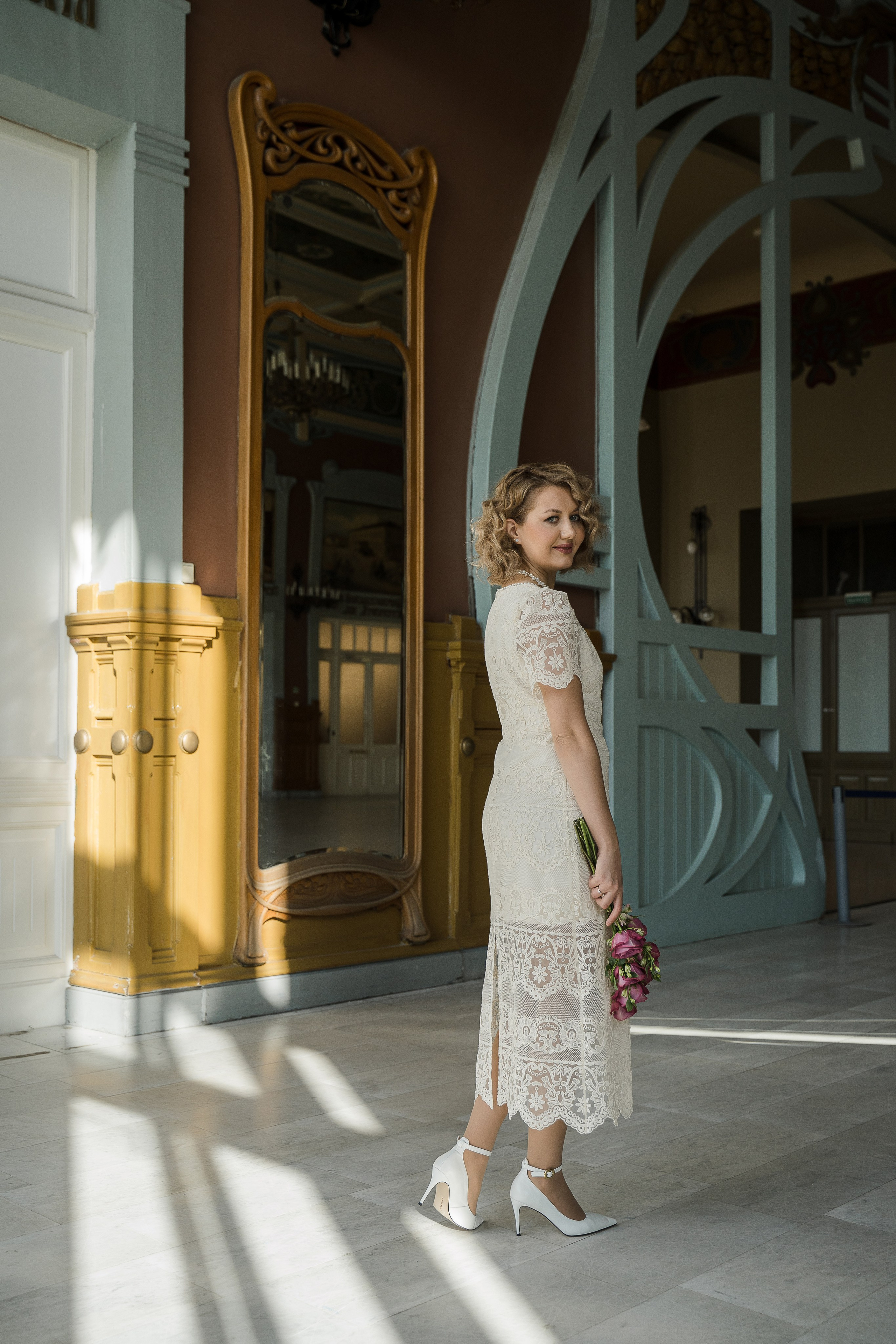 Свадебная фотосессия на Витебском вокзале. Свадебный и семейный фотограф в Пушкине и Санкт-Петербурге Мария Филиппова