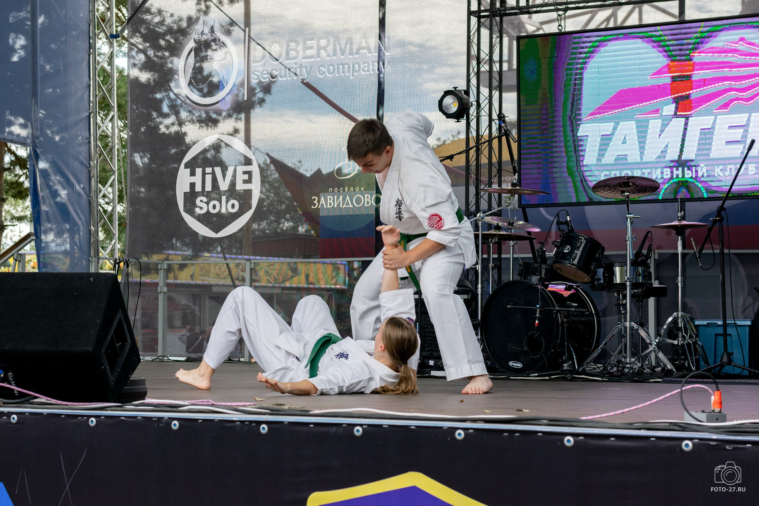 Антон Курдюмов фотограф в Хабаровске Рина Курдюмова фото27 foto27 Антон Дорофеев репортажный репортаж документалист Тони и Рина фотосоздатели Международный фестиваль Рок в защиту животных Хабаровск