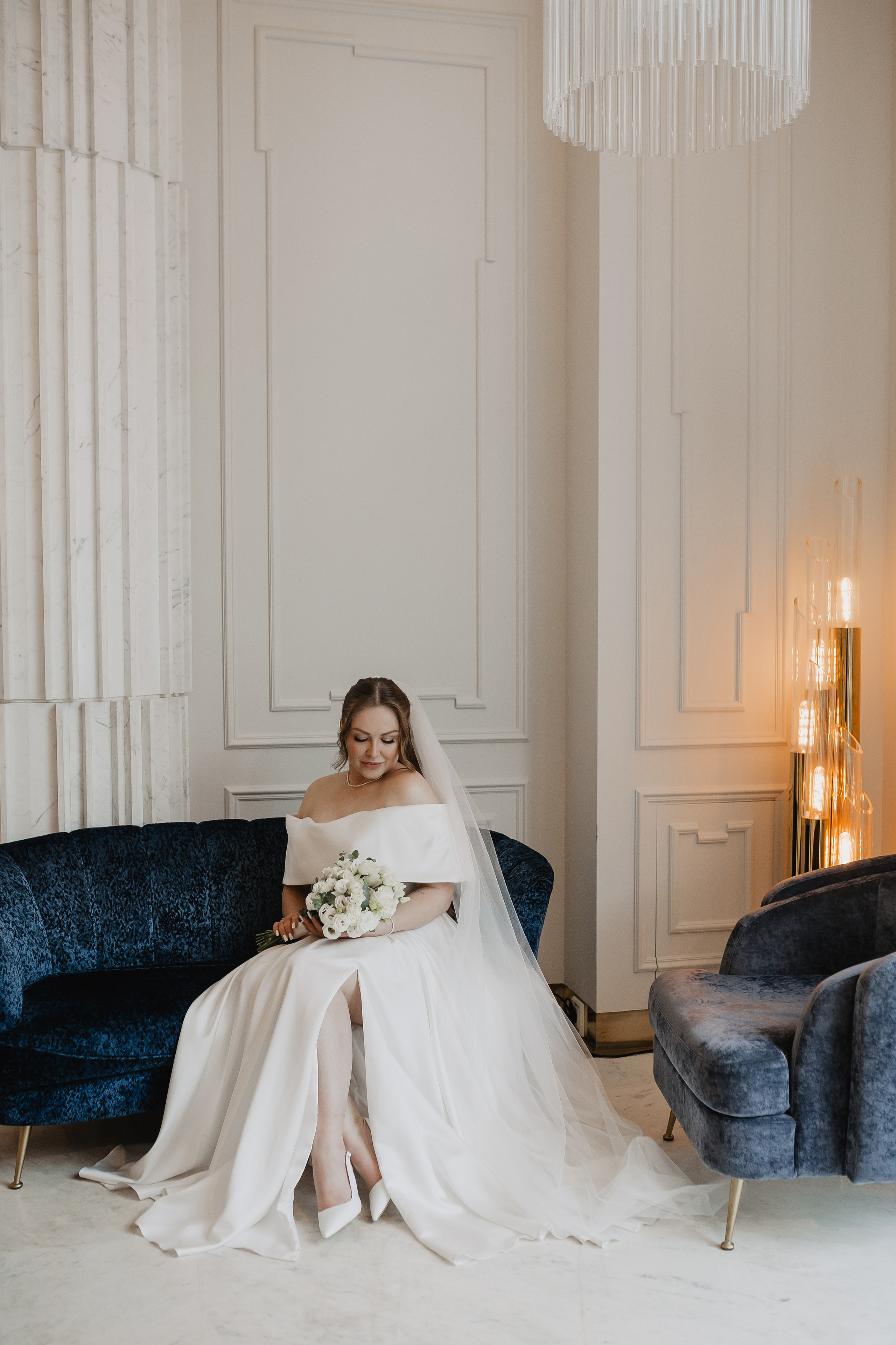 Свадебная фотосессия в отеле Marriott imperial plaza в Москве. Свадебный фотограф в Москве Дарья Олендарёва