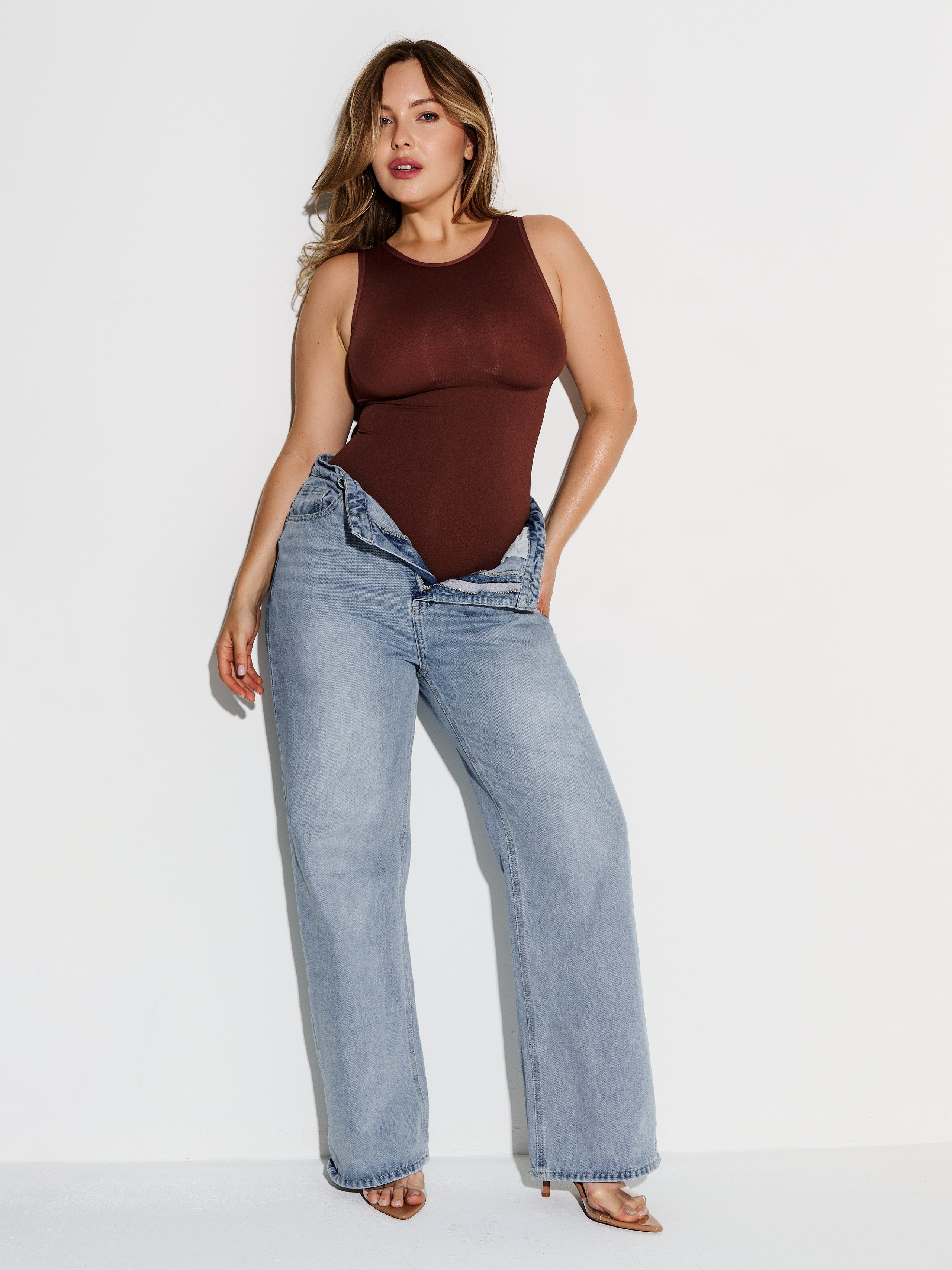 Одежда. Curvy Daria модель плюс сайз