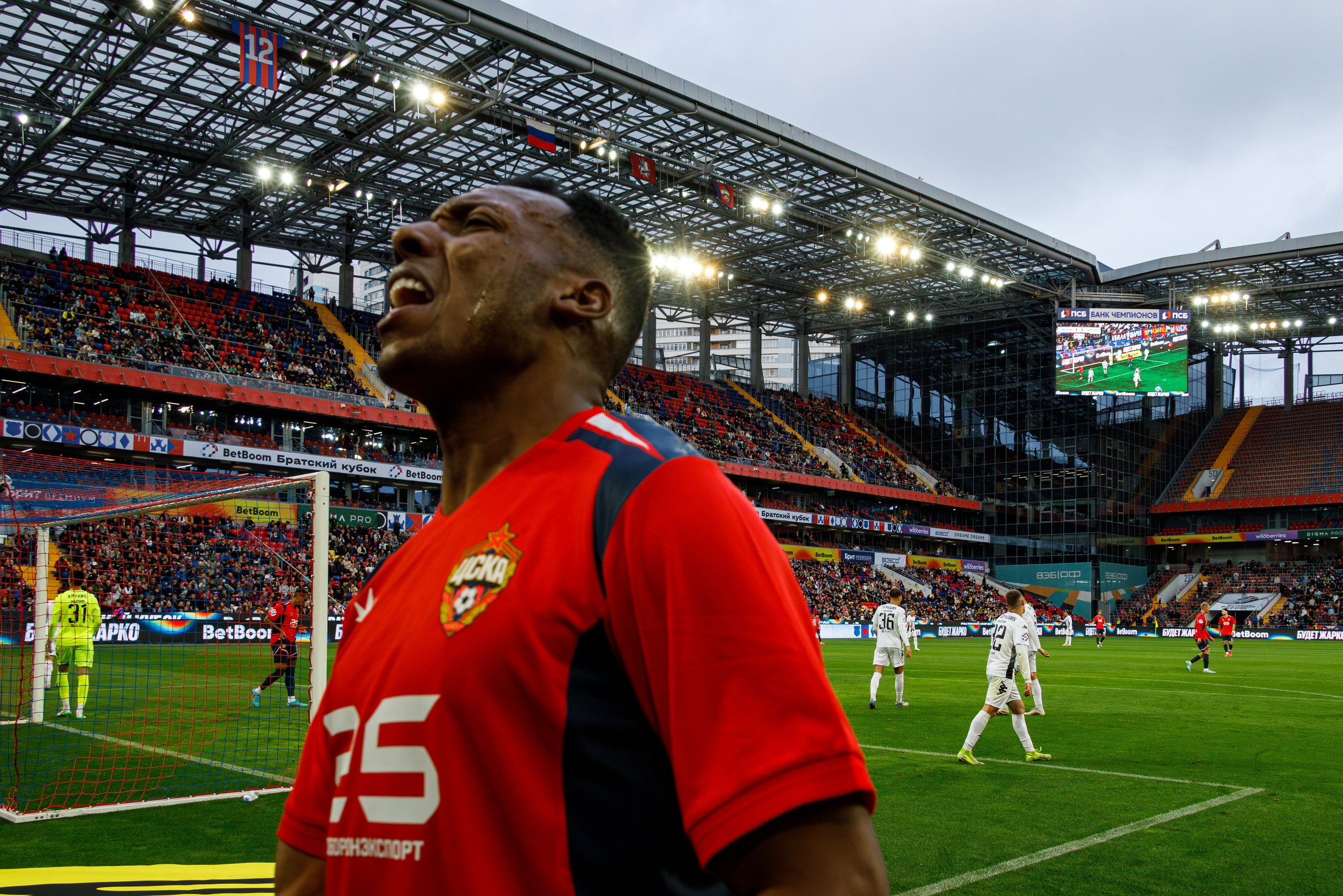 ФУТБОЛ: ЦСКА — ПАРТИЗАН. Фотограф Павел Подшивалов