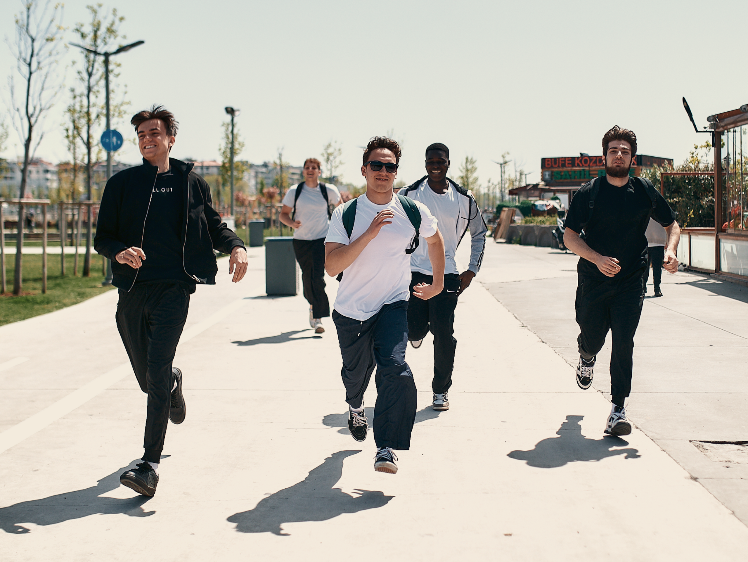 Студенты в Стамбуле. Свадебный фотограф, видеограф, рилсмейкер в Санкт-Петербурге и Москве