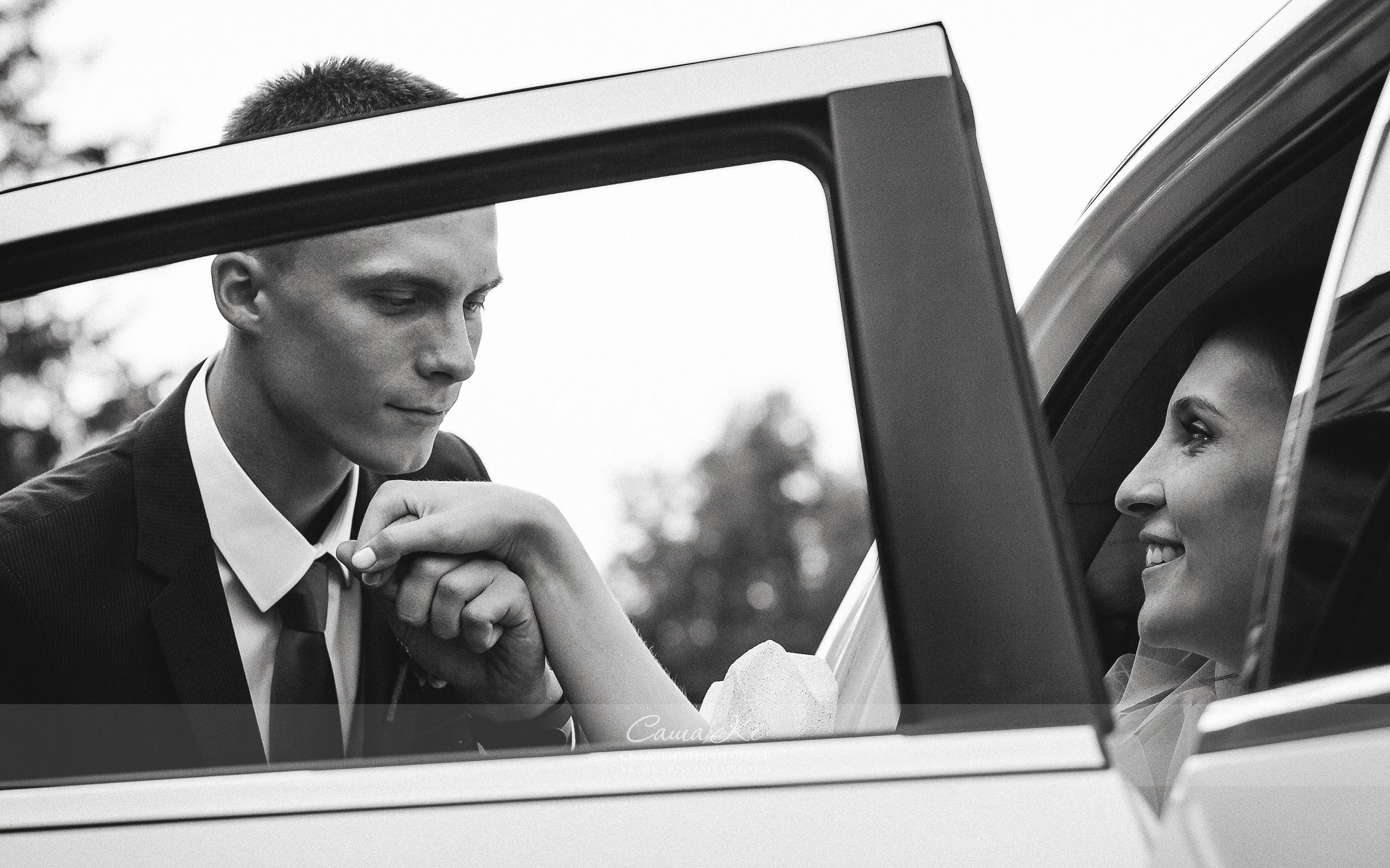 Волшебная фотосессия А&О около Оперного театра. Свадебный, семейный и event фотограф в Новосибирске и Новосибирской области Саша Кё