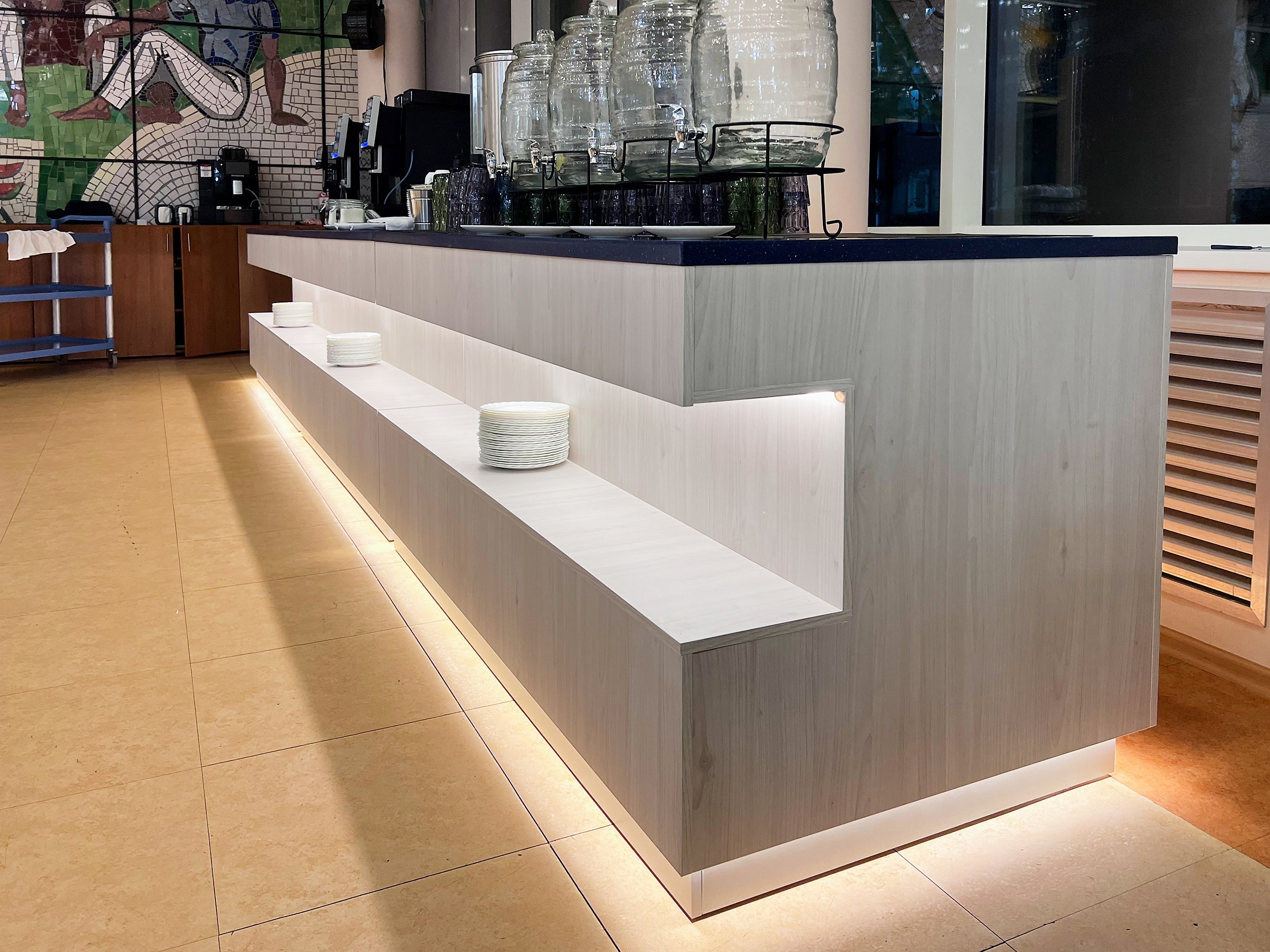 Шведская линия раздачи от производителя. Мебель для бизнеса: Блог о торговом оборудовании на заказ в Москве