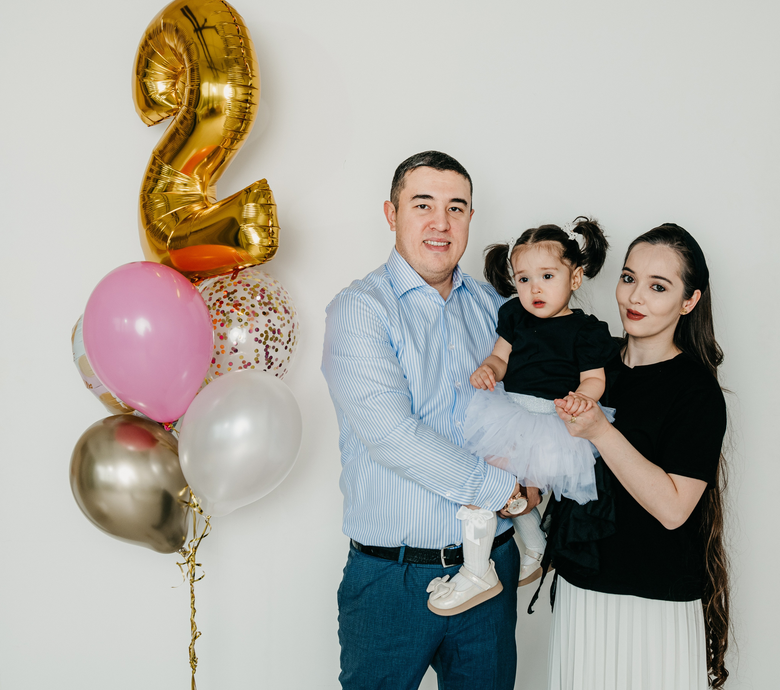 Майя с семьей. Фотограф на выписку из роддома в Москве и МО