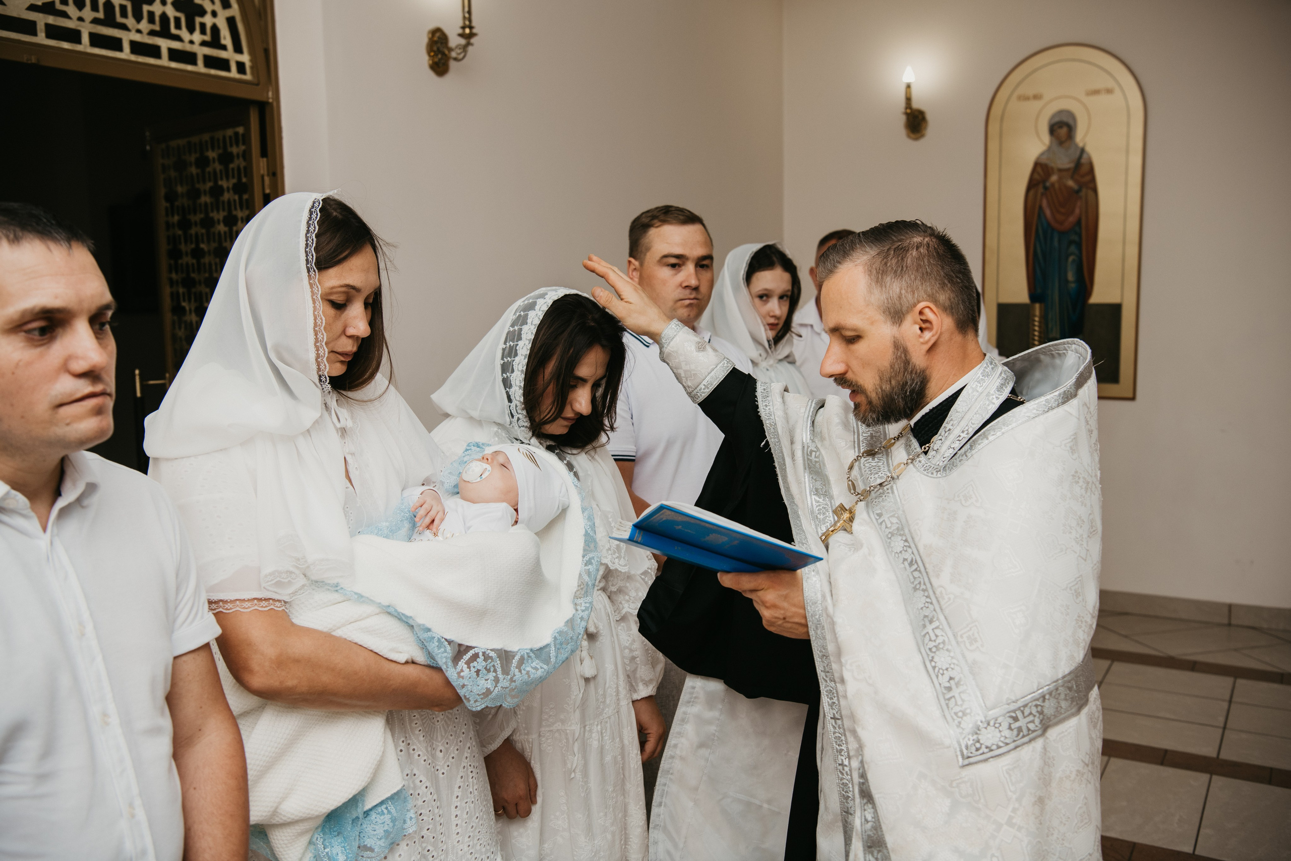 Крещение Евгения. Фотограф на выписку из роддома в Москве и МО