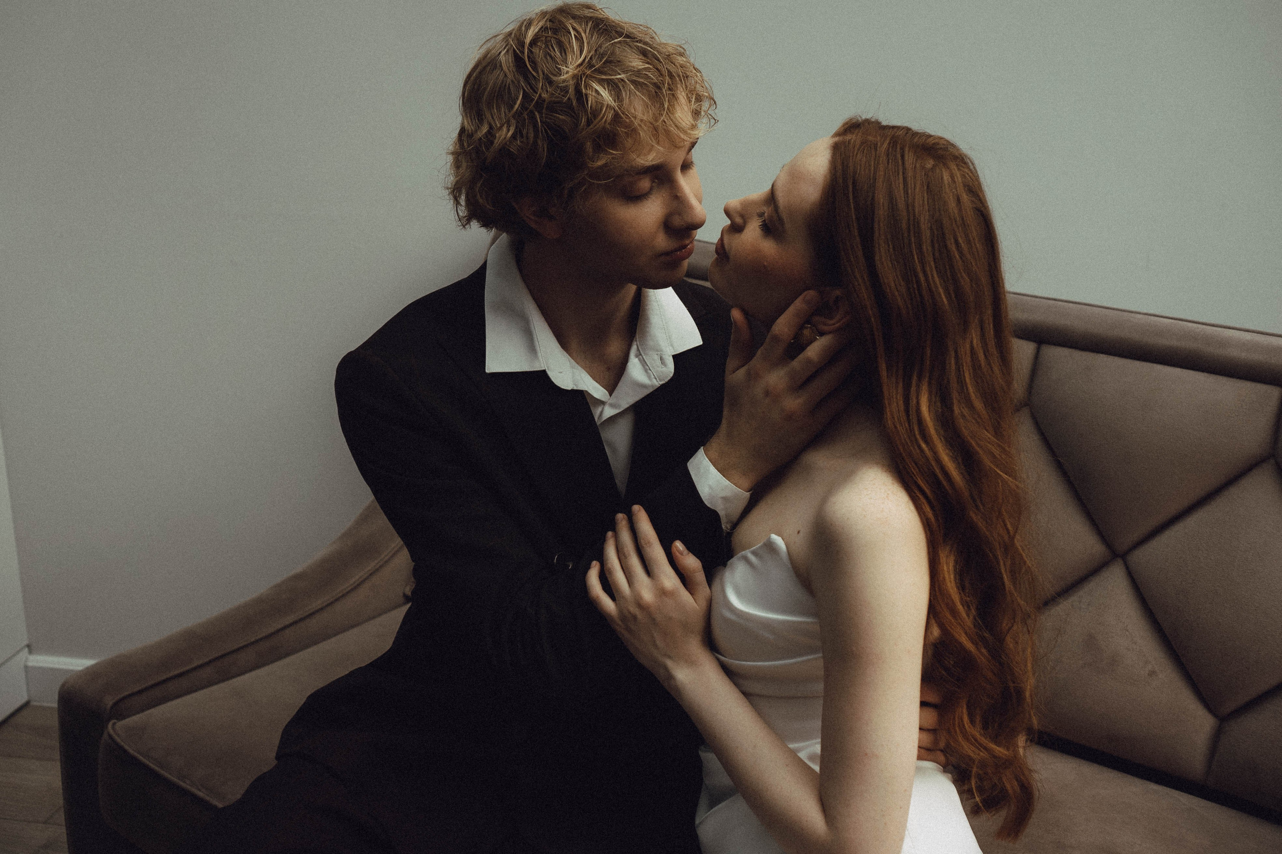 СВАДЕБНАЯ СЬЕМКА В ОТЕЛЕ. СБОРЫ ЖЕНИХА И НЕВЕСТЫ И ТАКЖЕ ТОР И ПОДГОТОВКА К ПРОГУЛКЕ. Профессиональный фотограф, Санкт-Петербург — Виктория Богомолова