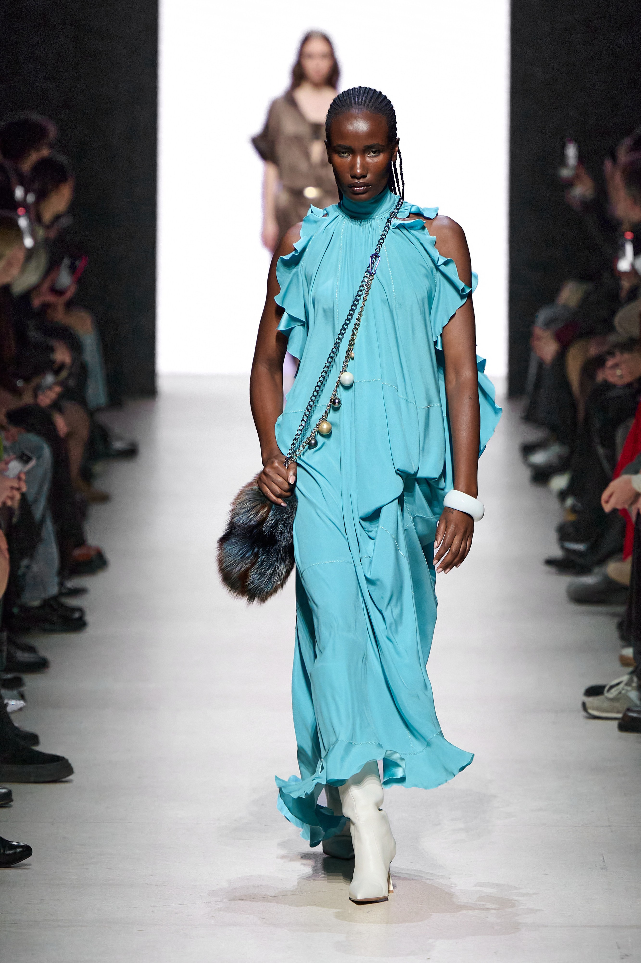 Efremov. Московская неделя моды. 2025. Дима Бабушкин. Фотограф. Подиум. Репортаж. Творчество. Дорого