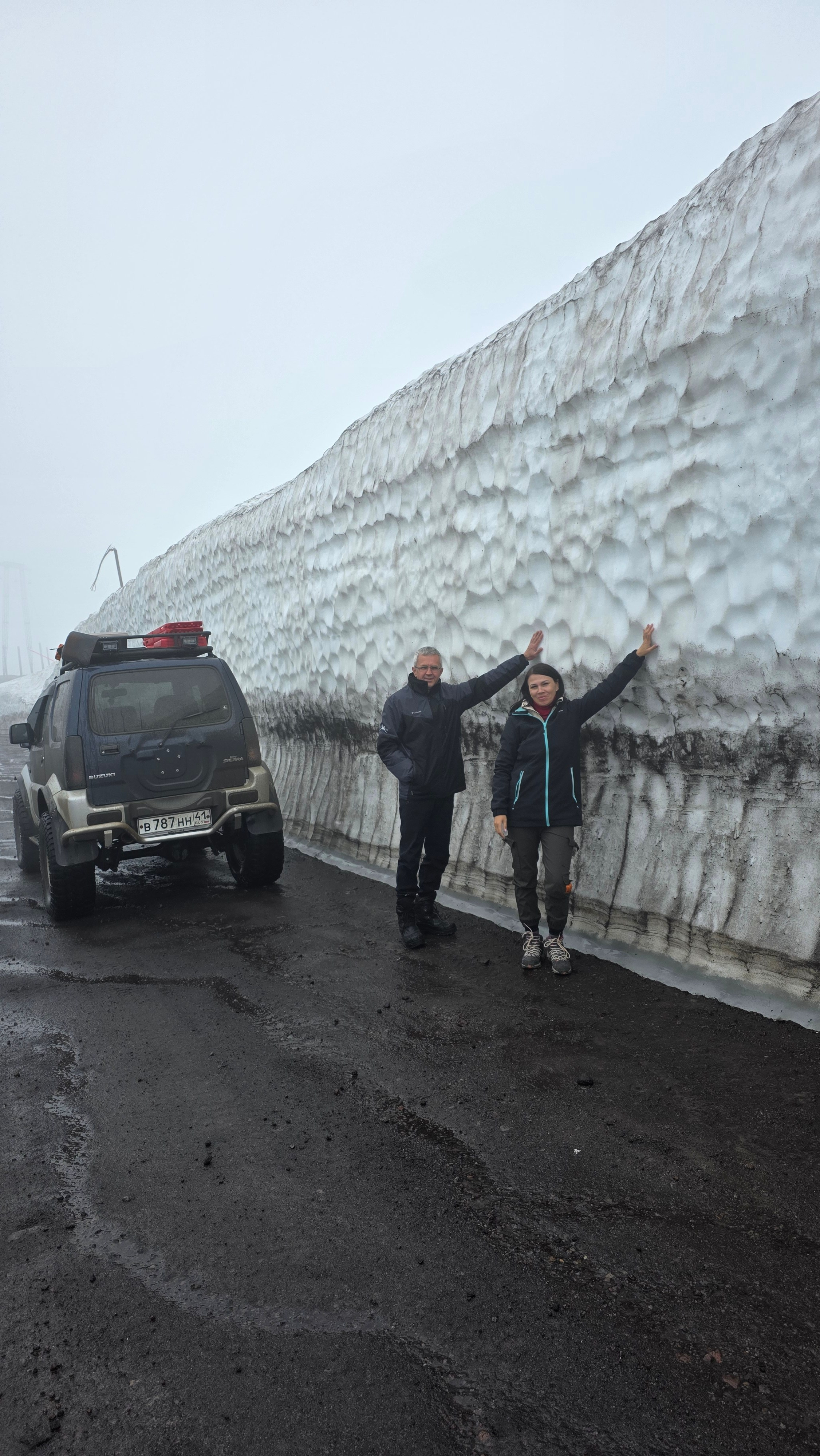 Дачные источники (Малая долина гейзеров) + водопад Снежный барс. Экскурсионные туры по Камчатке