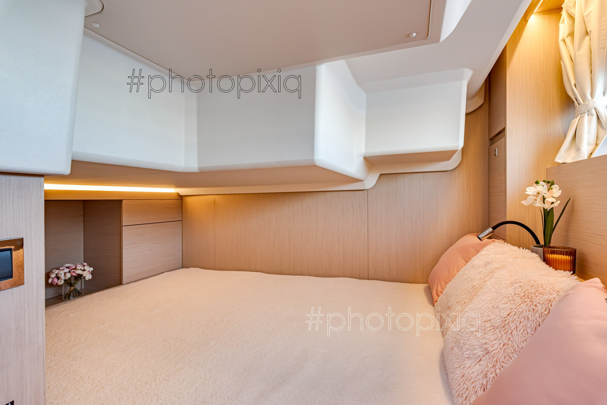 Фотосъёмка яхты Jeanneau NC 33 для брокера. Интерьерная съёмка и виртуальные туры — Интерьерный фотограф Кузнецов Сергей (photopixiq)