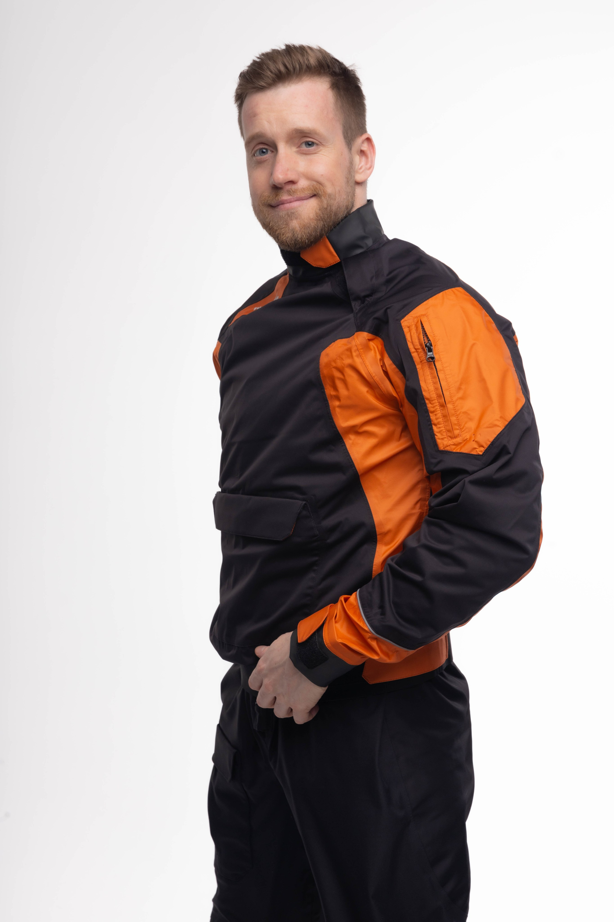 Павел, 187 см, 52-54 р-р. KED Production — продакшн из СПб. Создаём фото, видео и контент, который помогает брендам и селлерам продавать больше