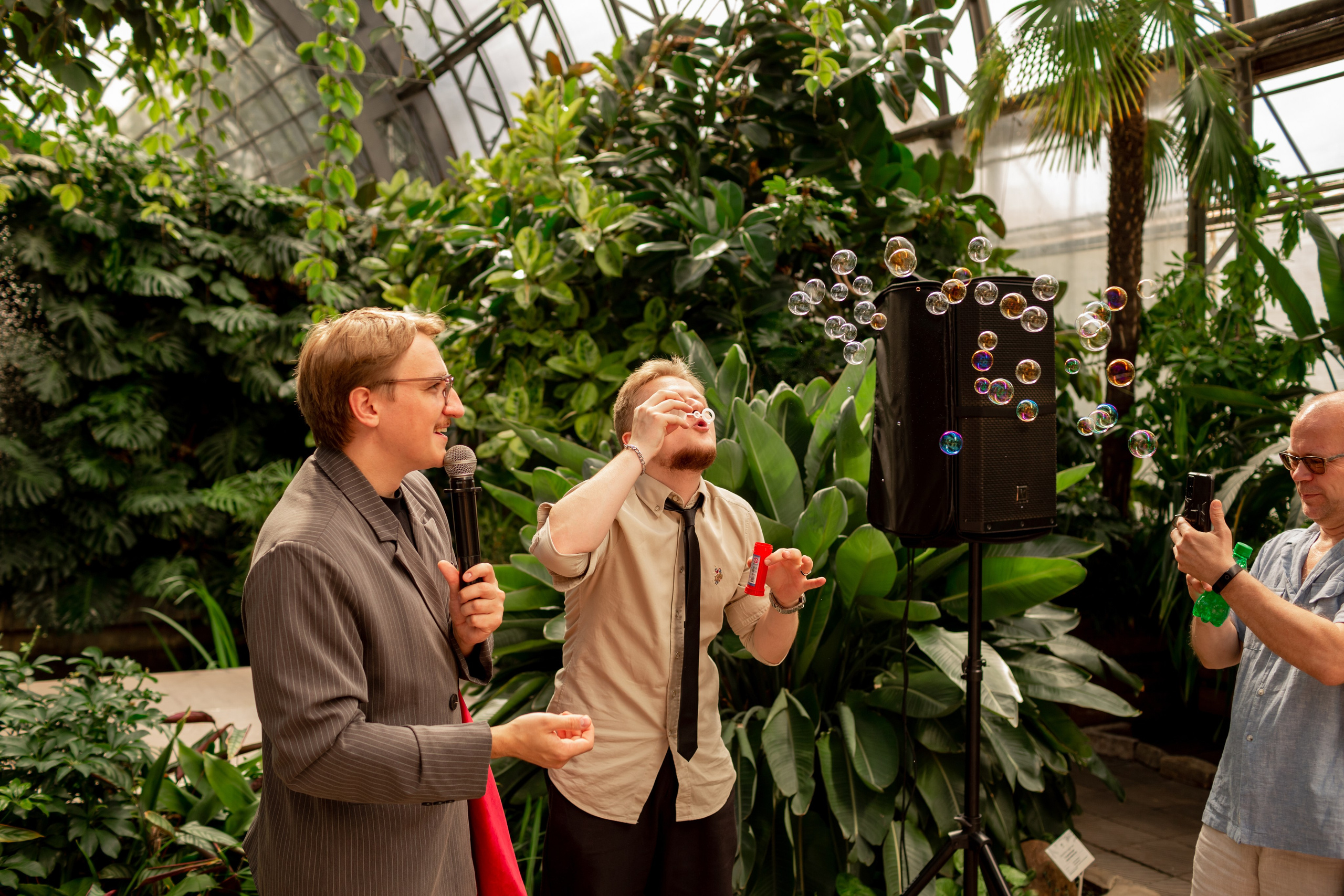 Выездная регистрация в Оранжерее Таврического сада. Свадебный фотограф Кирилл Белый