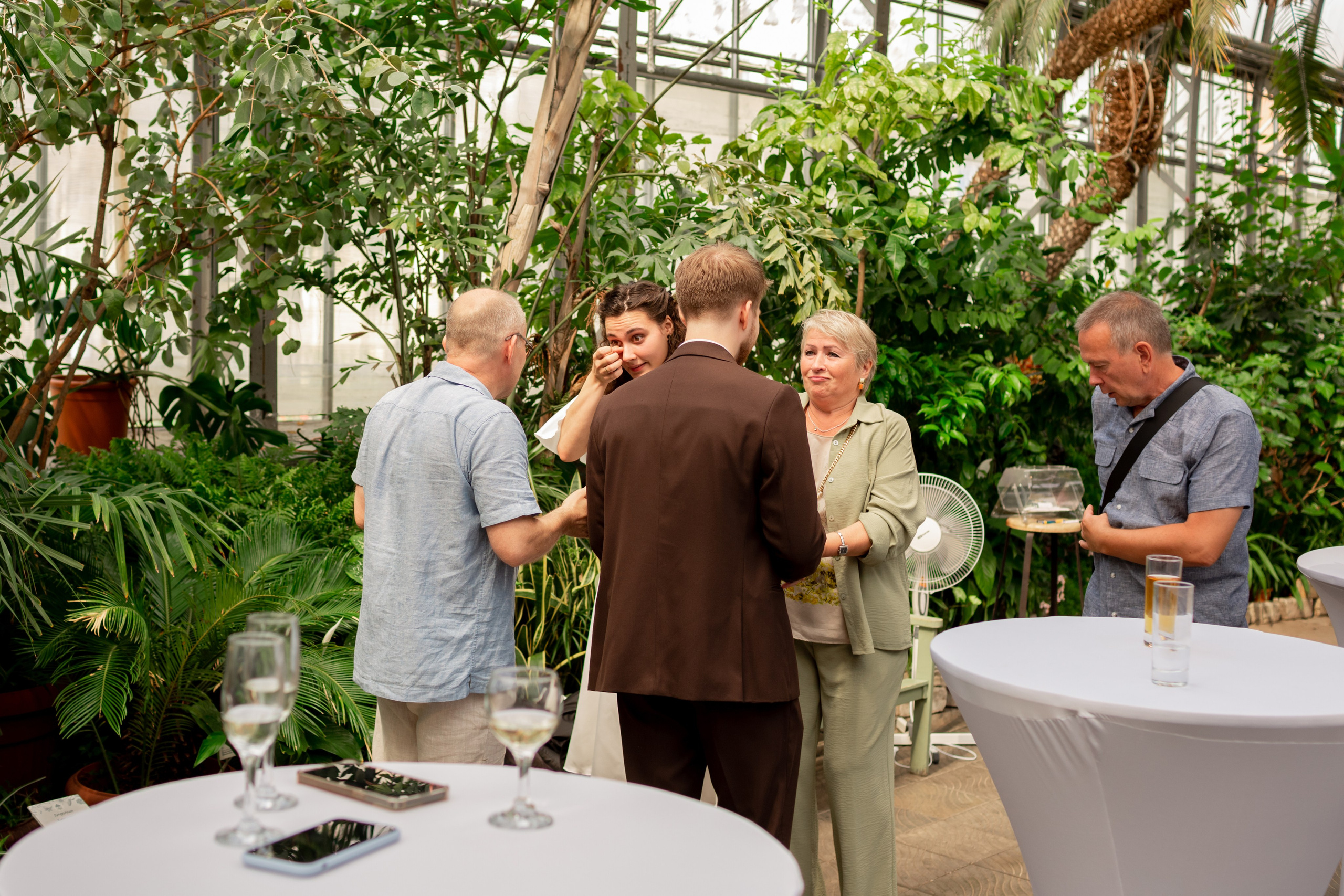 Выездная регистрация в Оранжерее Таврического сада. Свадебный фотограф Кирилл Белый