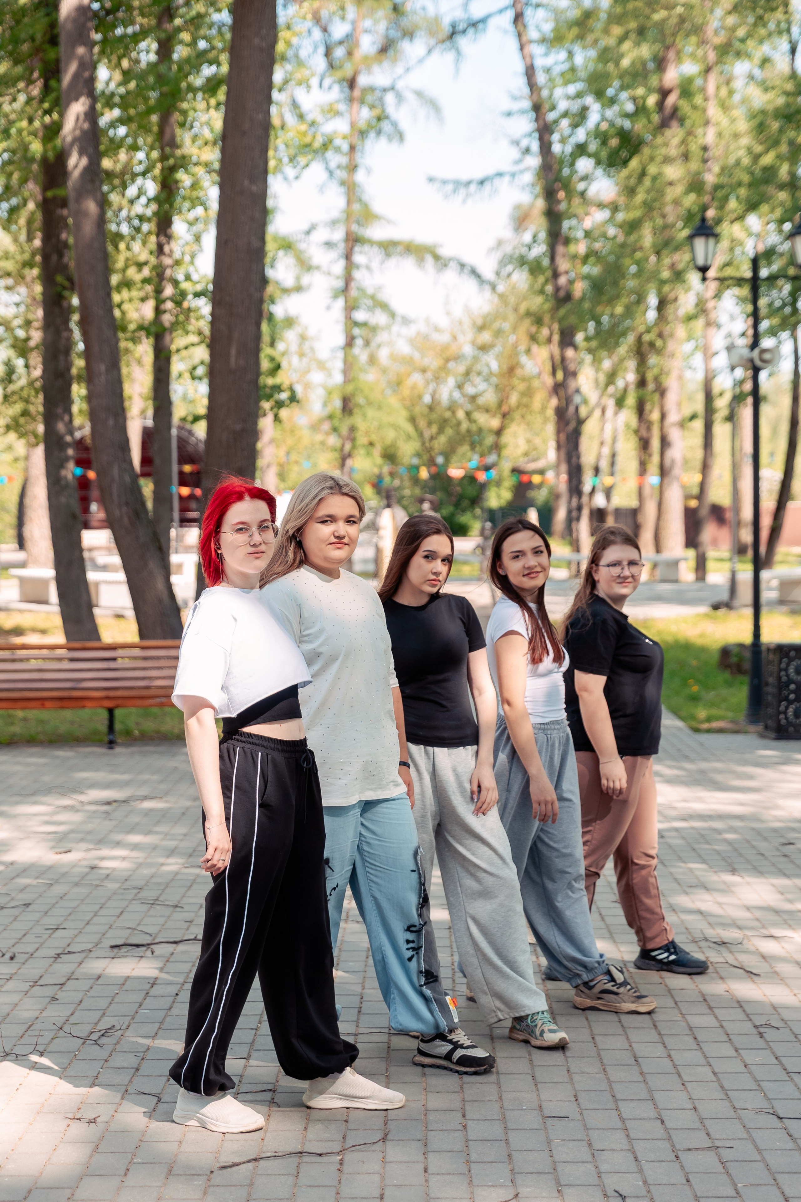 Позирование группы. Выпускные альбомы для детского сада и школы