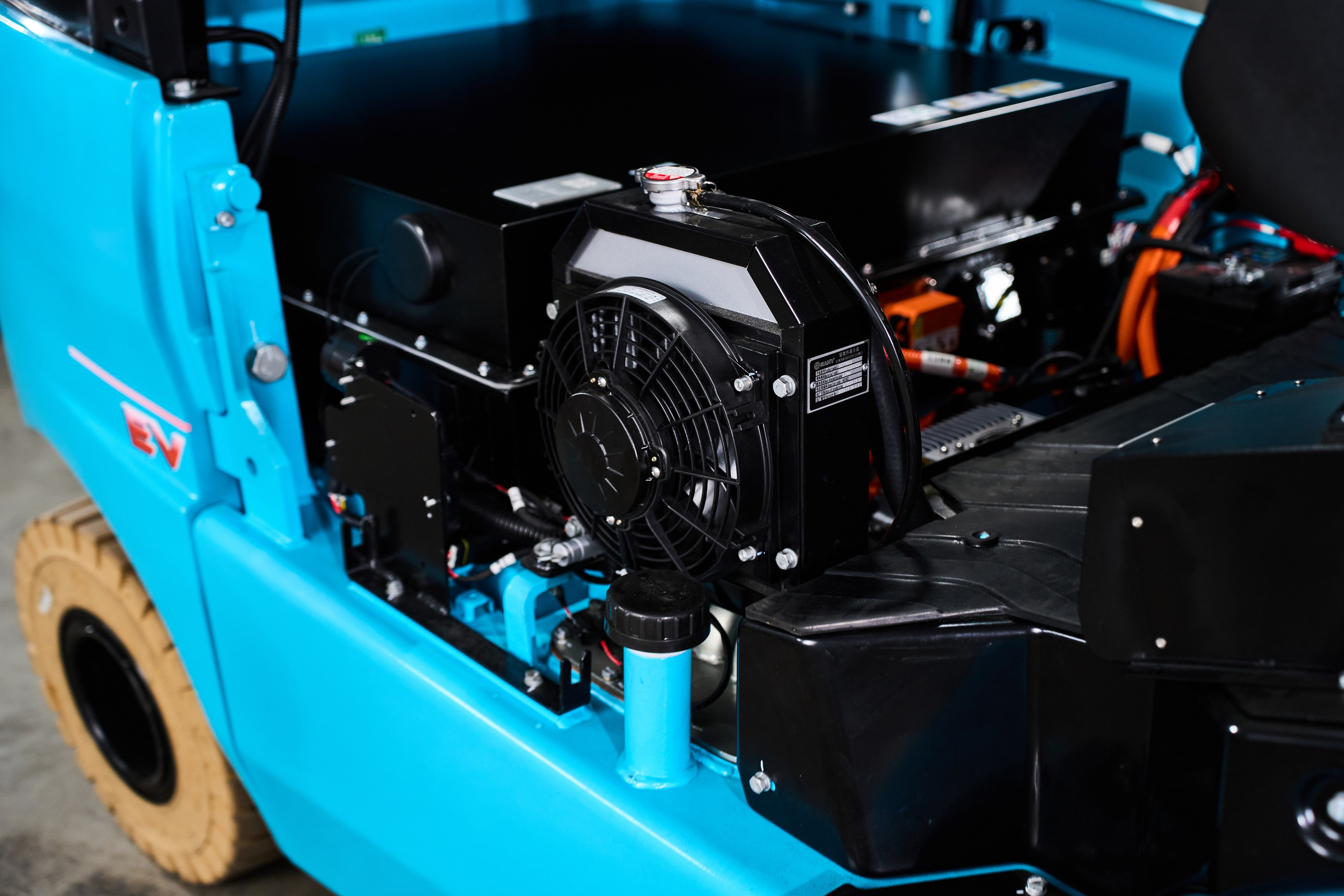 Производственная съёмка (погрузчики). Фотограф и видеограф