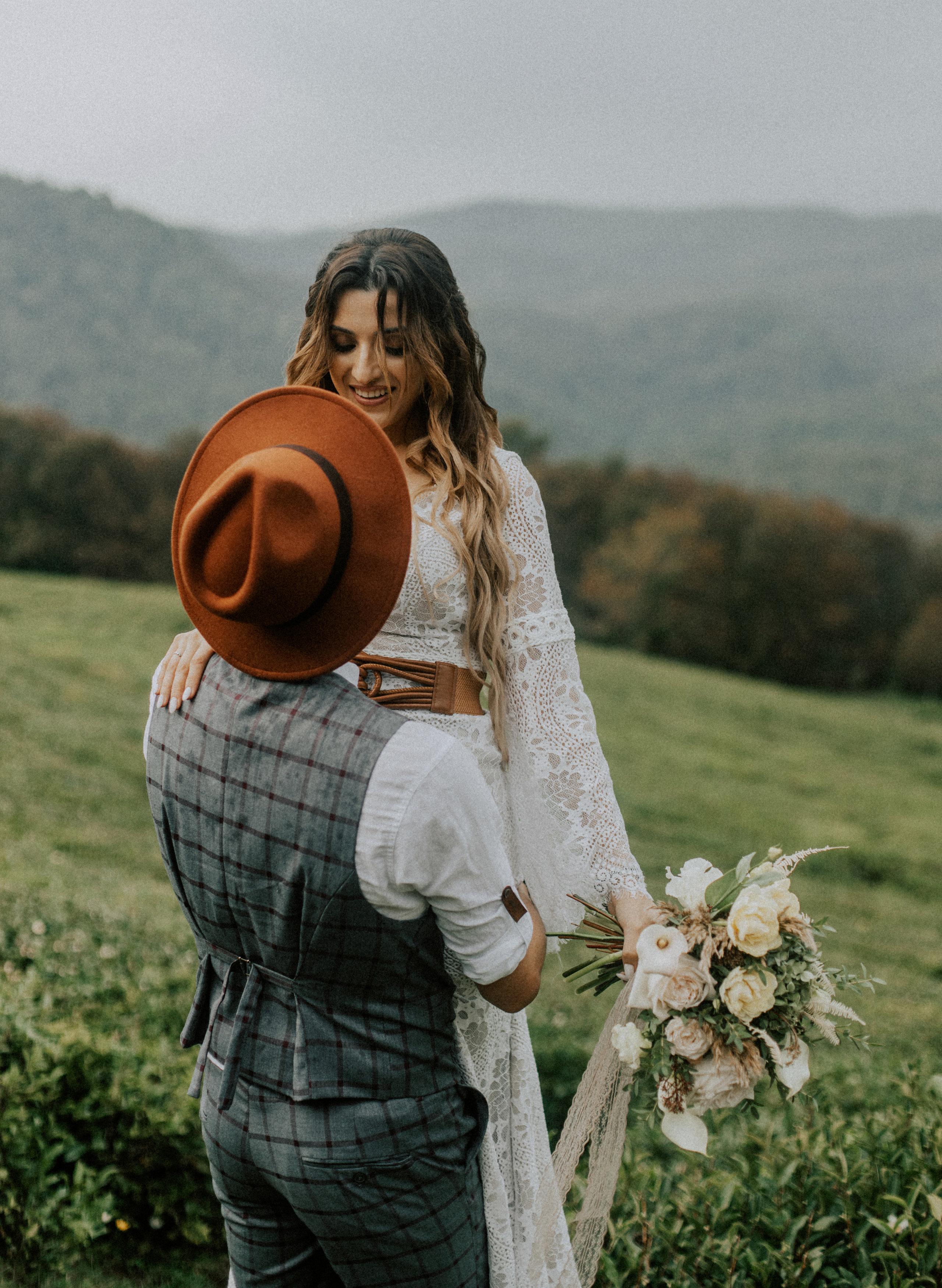 Дима и Аня. Чайная плантация. ФОТОГРАФ Екатеринбург Москва Анастасия Замесина