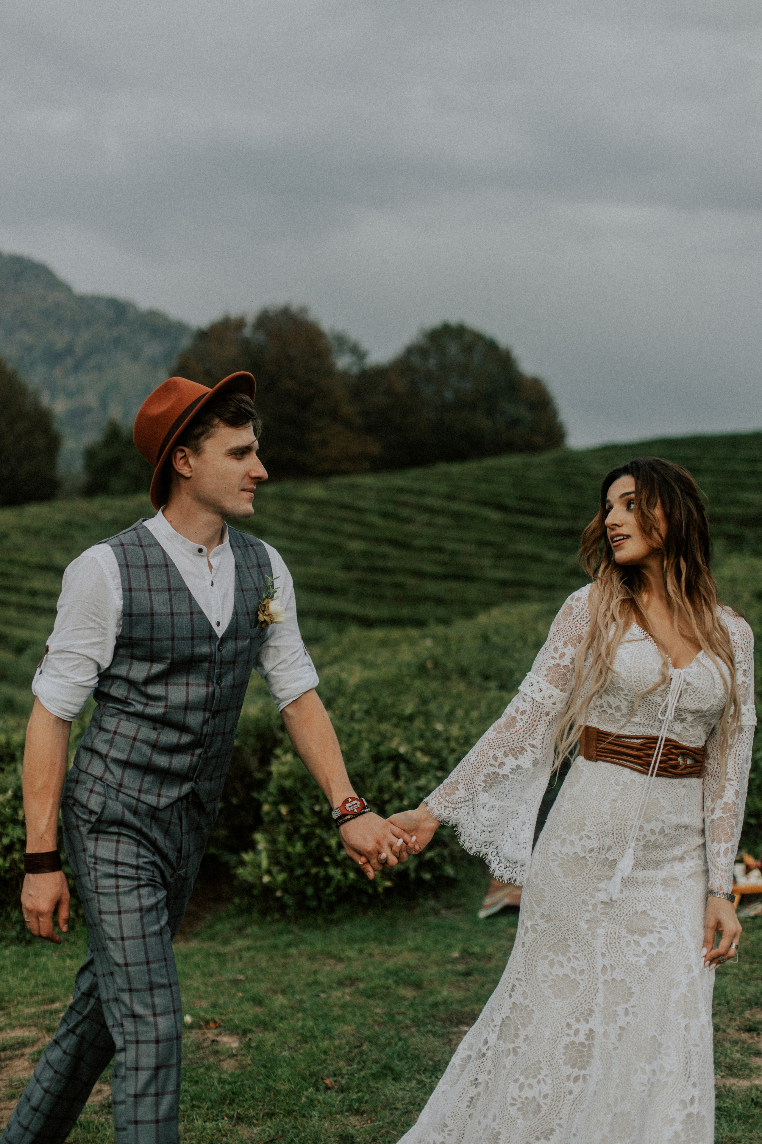 Дима и Аня. Чайная плантация. ФОТОГРАФ Екатеринбург Москва Анастасия Замесина