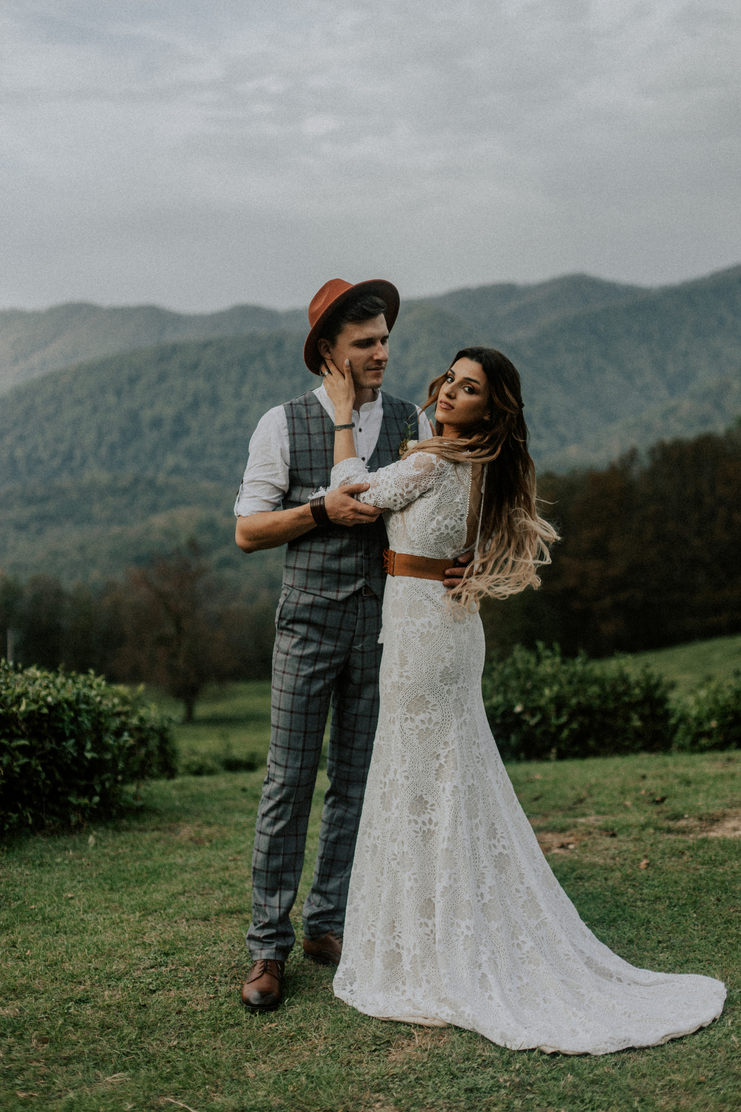 Дима и Аня. Чайная плантация. ФОТОГРАФ Екатеринбург Москва Анастасия Замесина