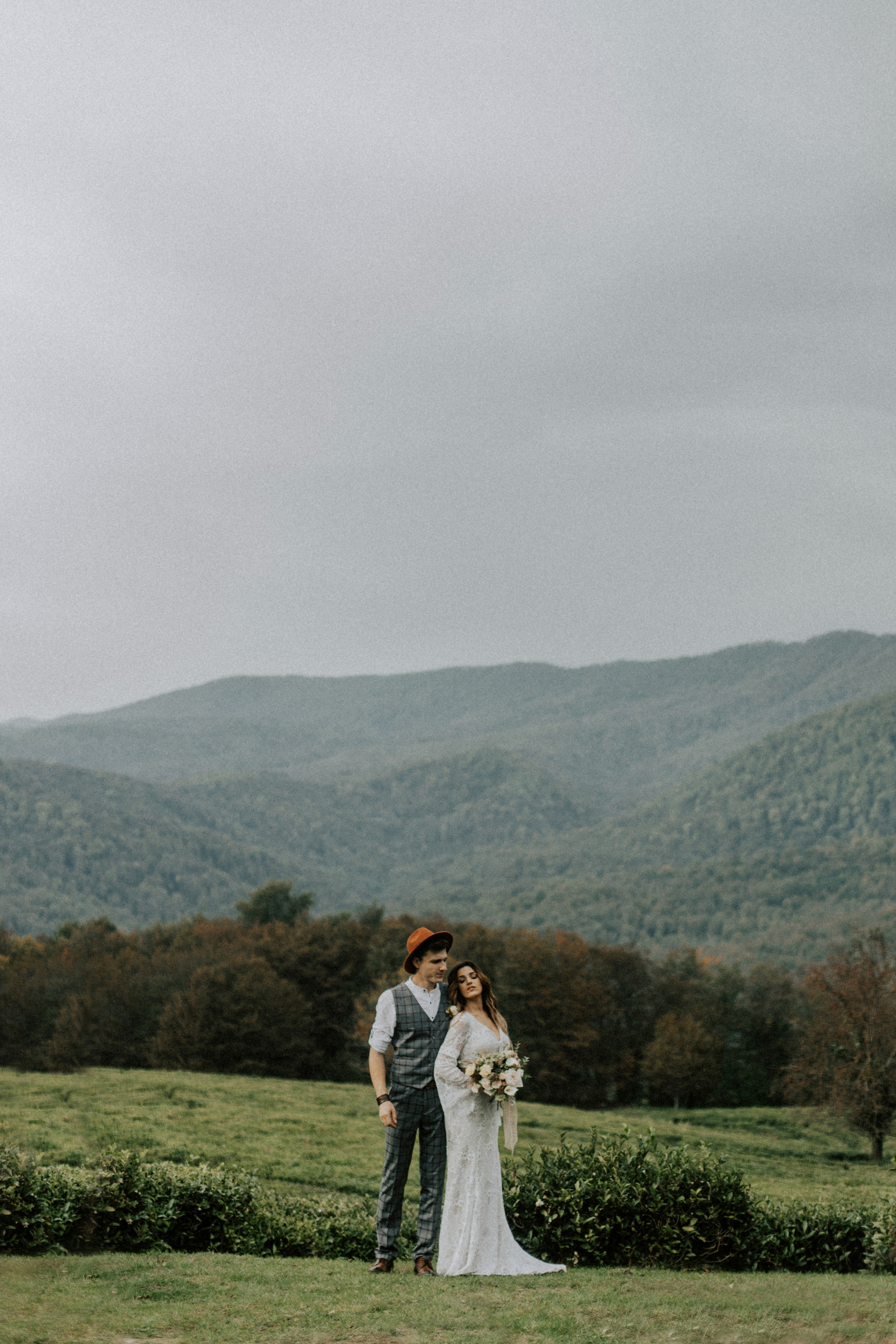 Дима и Аня. Чайная плантация. ФОТОГРАФ Екатеринбург Москва Анастасия Замесина